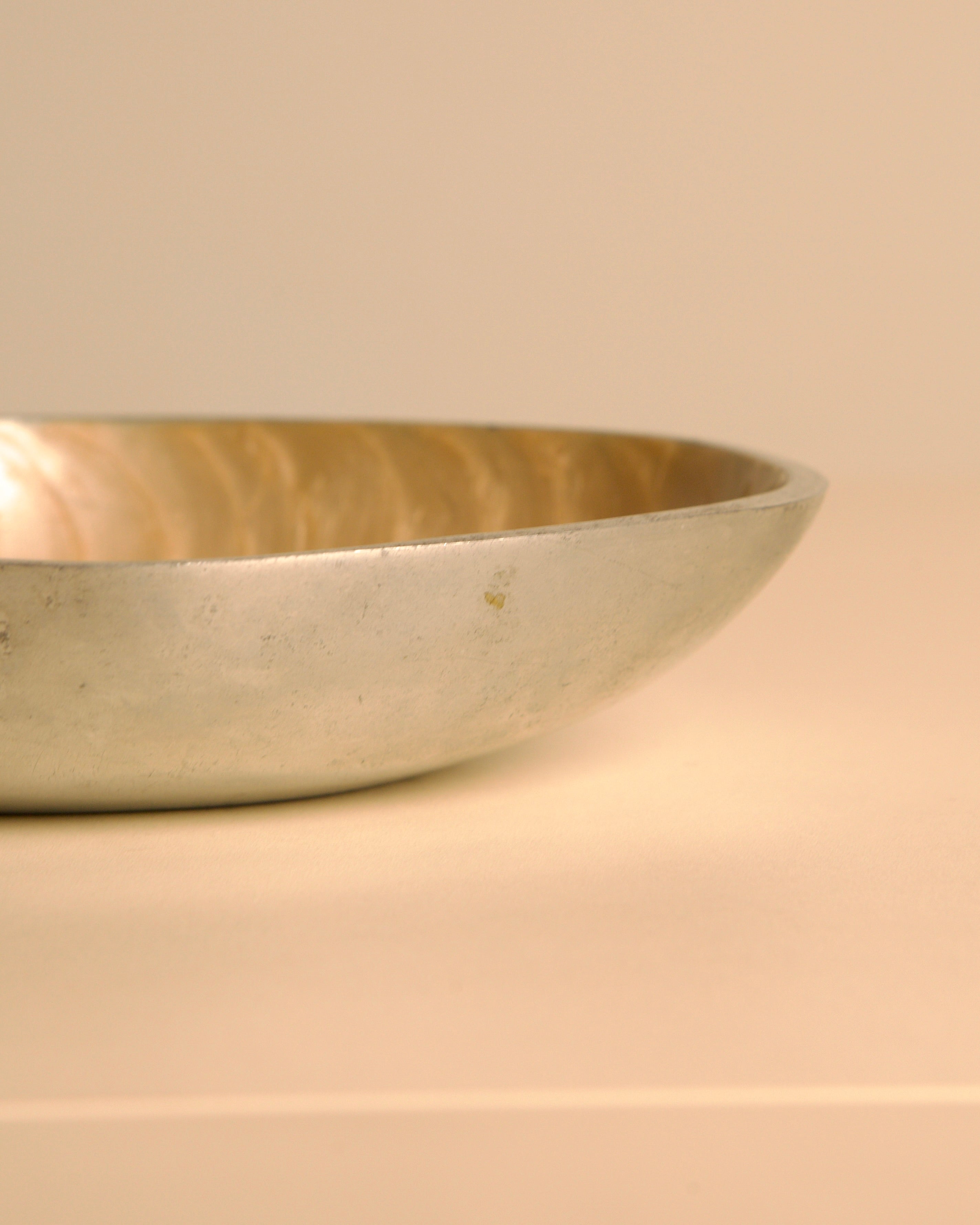 "Galassia" pocket tray, cream aluminum by Brandani Italy 1980's — close-up