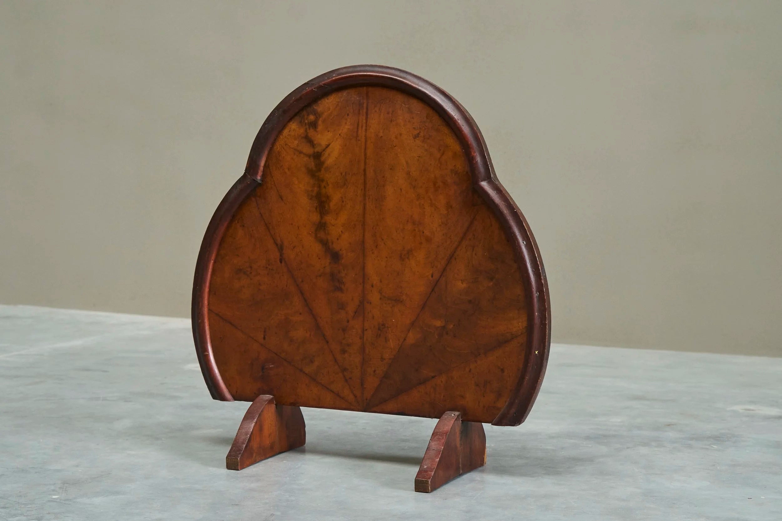 Art Deco Fire Screen in Walnut Burl Veneer 1930s — lifestyle setting