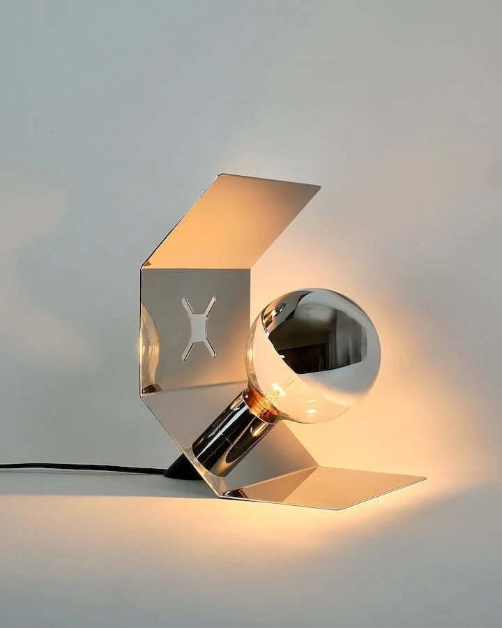 Pliée Table & Wall Lamp by Ben Swildens — close-up