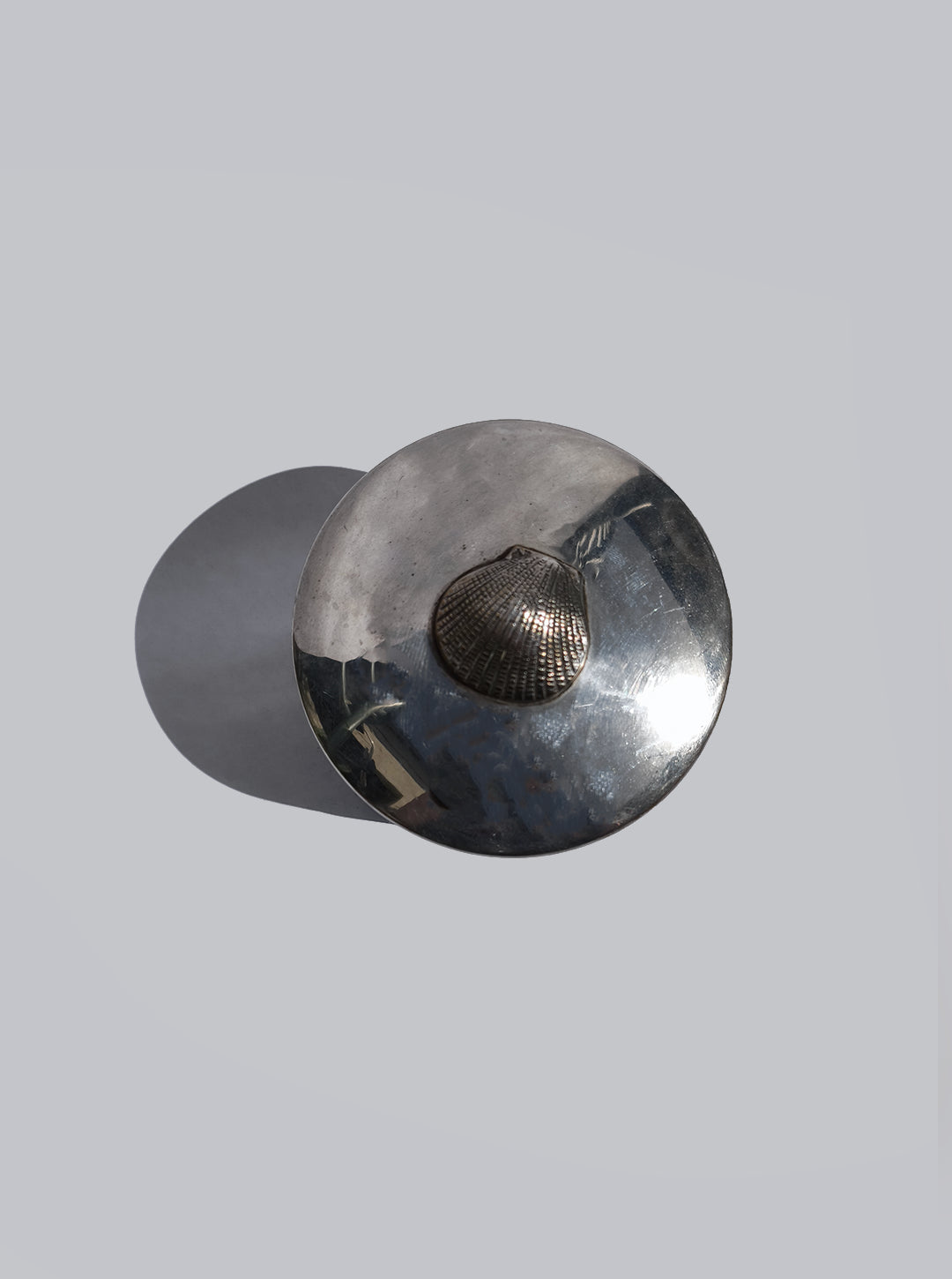 Round Shell Box — lifestyle setting