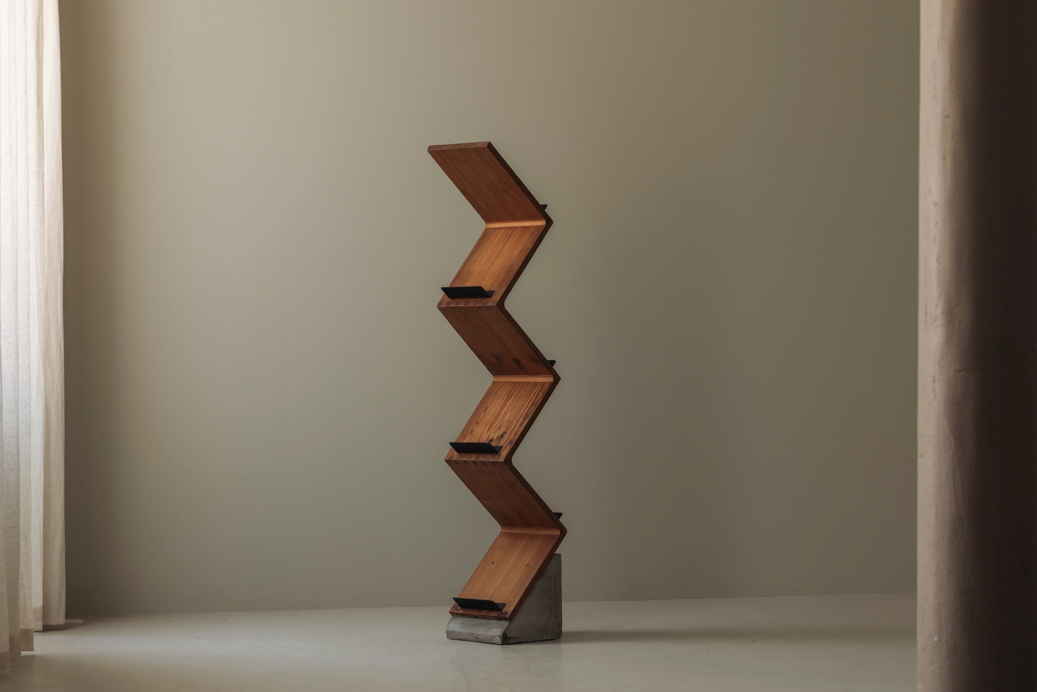 Sculptural Magazine Shelf Inspired by Jonas Bohlin's Iconic Zink Design, 1980s — view 10