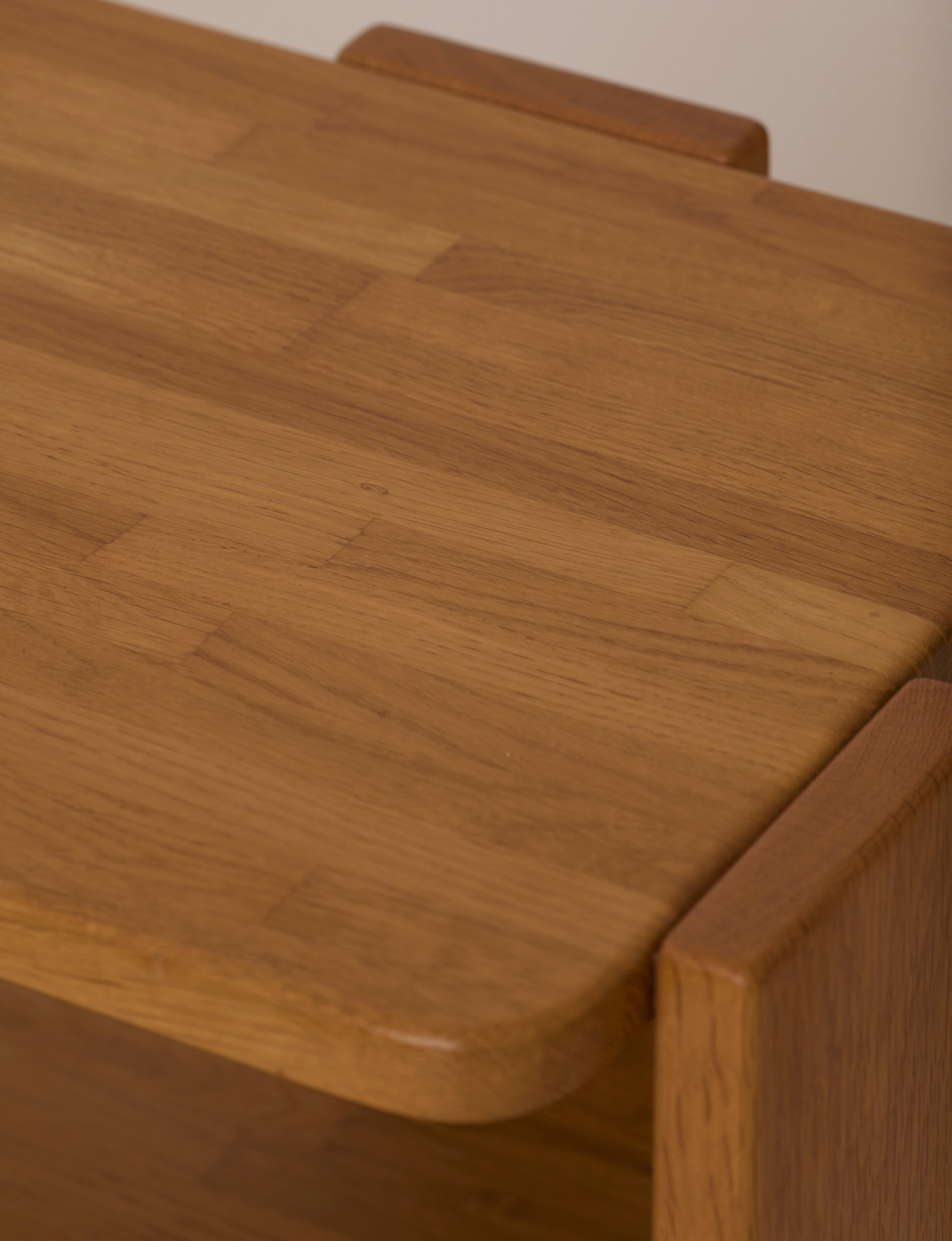 Étagère Artisanale Française en Chêne Massif c. 1980