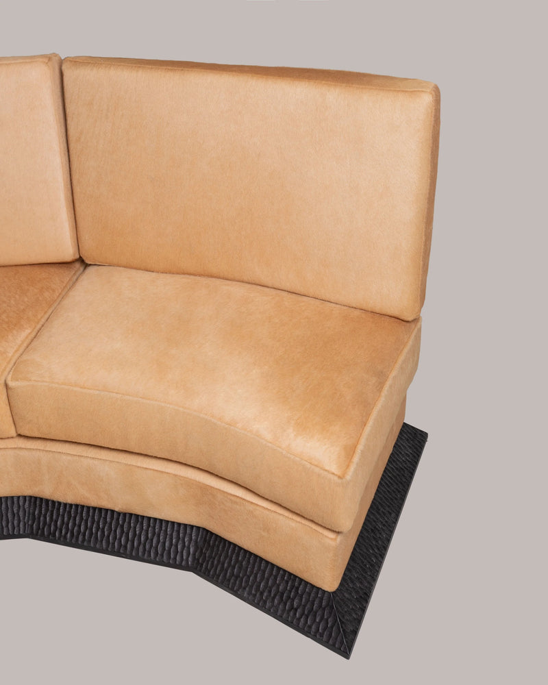 Ugo Sofa — detail view