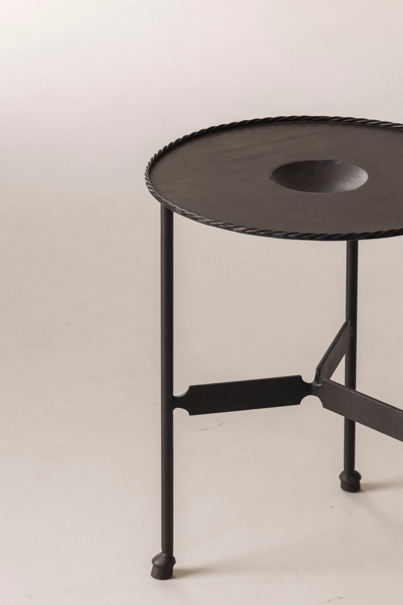 French Guéridon Side Table in Patinated Iron, 1940s. — view 9