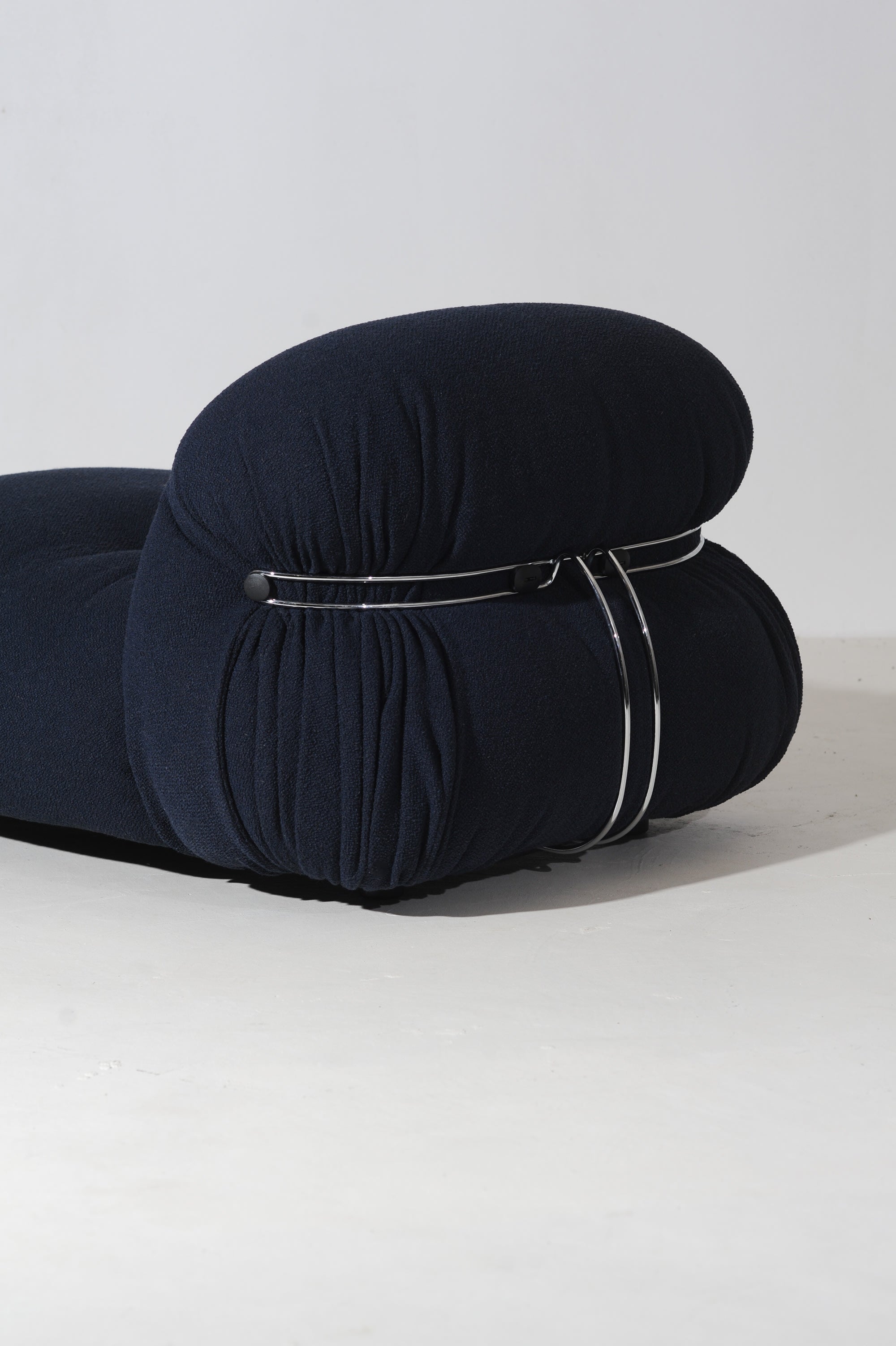 Soriana Chaise Longue and Pouf Set by Afra & Tobia Scarpa in Navy Boucle — alternate view