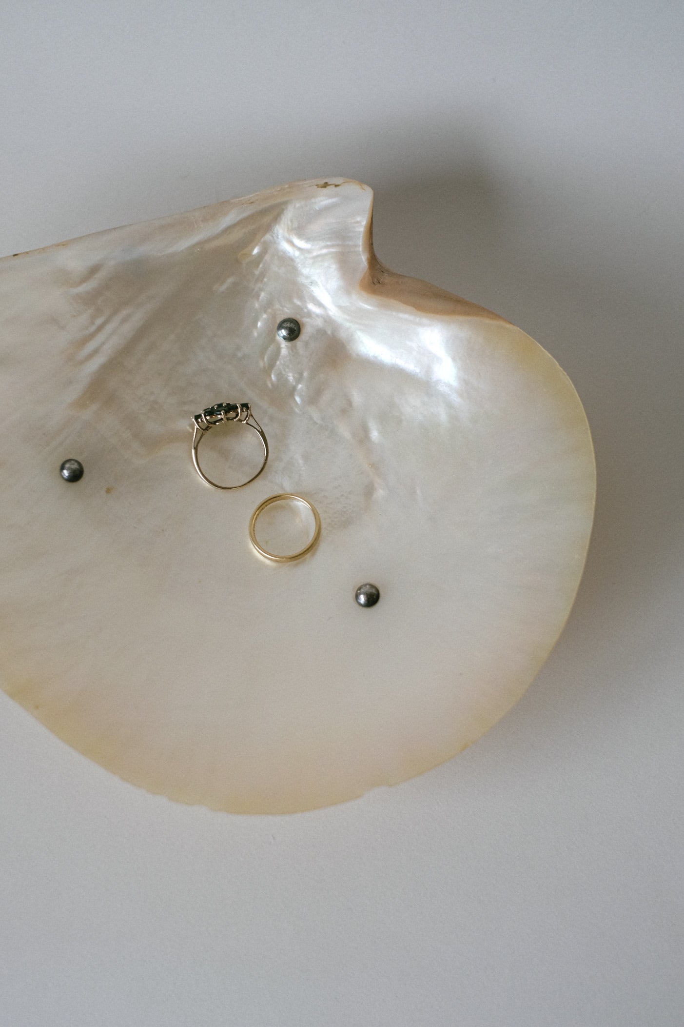 Mother-of-pearl Shell Vide-poches — back view with rings and decorative beads