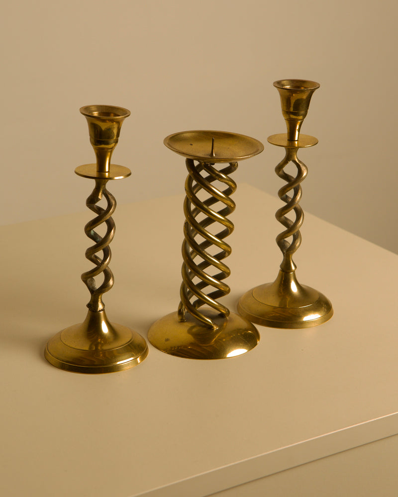Set of 3 Italian 60's Gold Metal Candleholder — close-up of twisted metal design