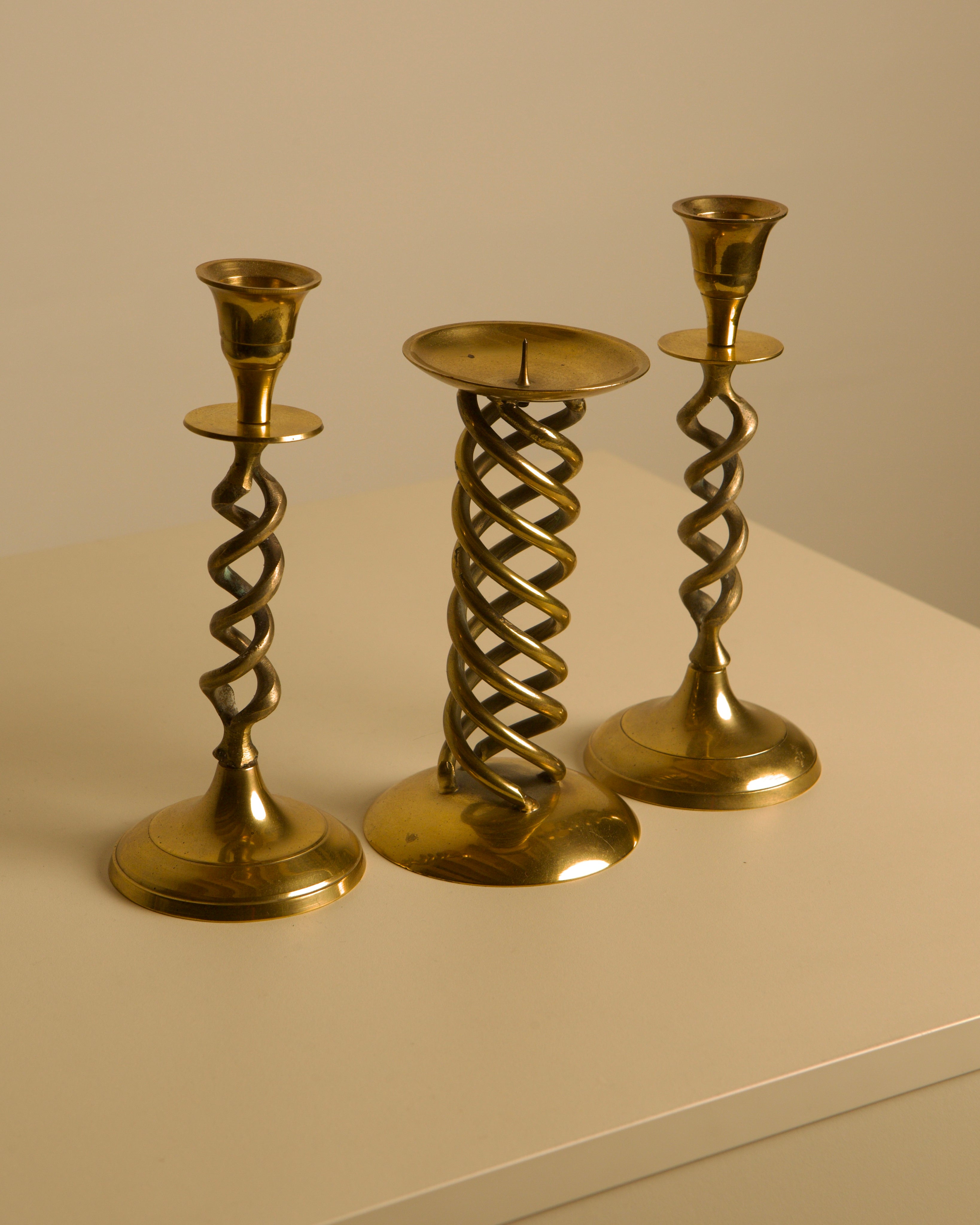 Set of 3 Italian 60's Gold Metal Candleholder — close-up of twisted metal design