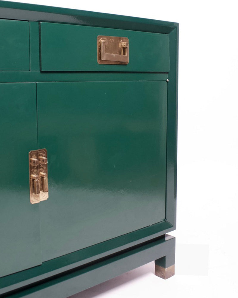 Chinese Style Green Lacquered Chest of Drawers, 1970s — close-up of brass hardware on green surface