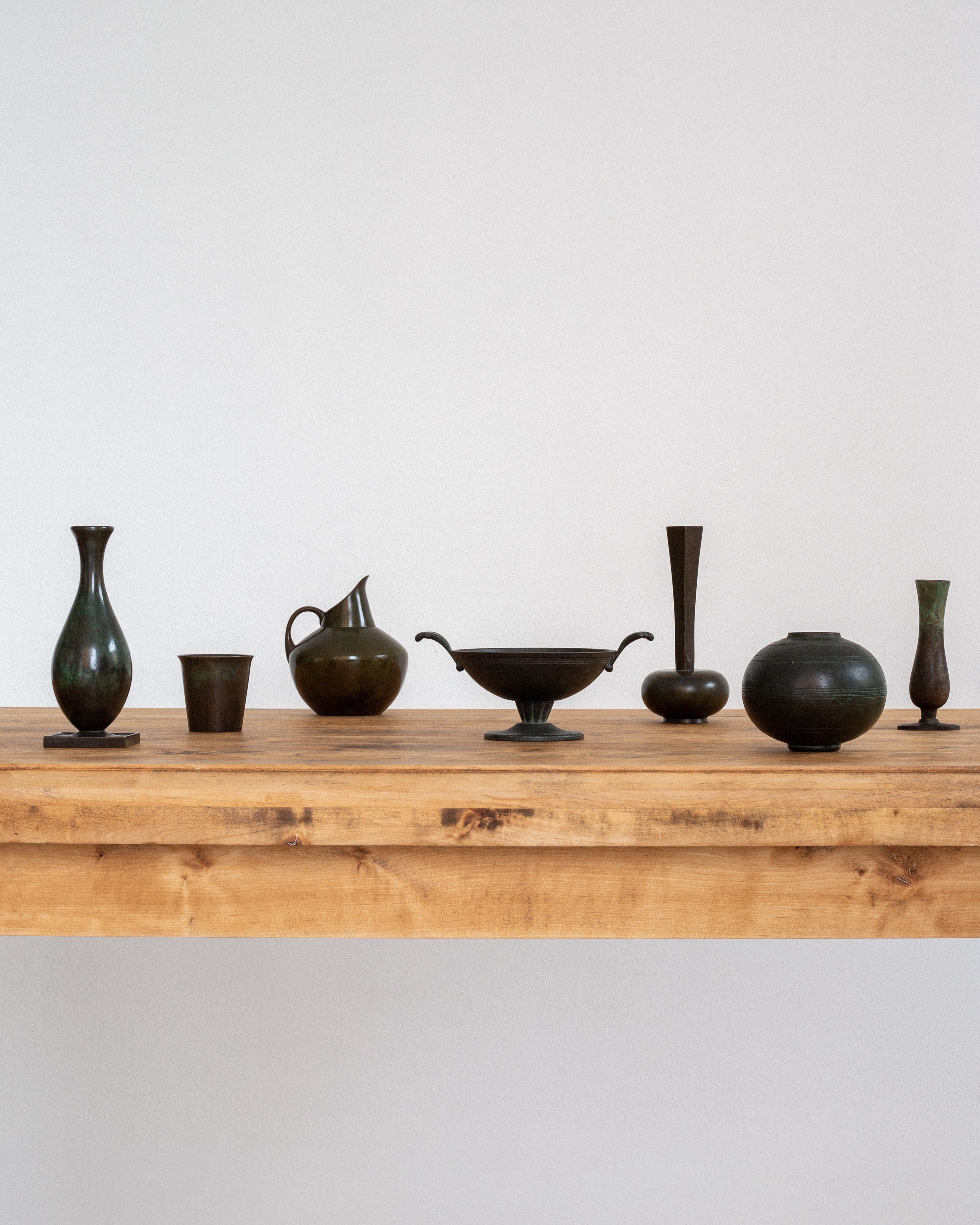 Coupe sur piédestal en bronze Art Déco par Ystad Metall, Suède années 1930