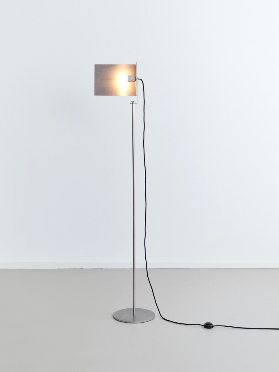 Flagpole Lamp by Frederik Fialin | The Oblist