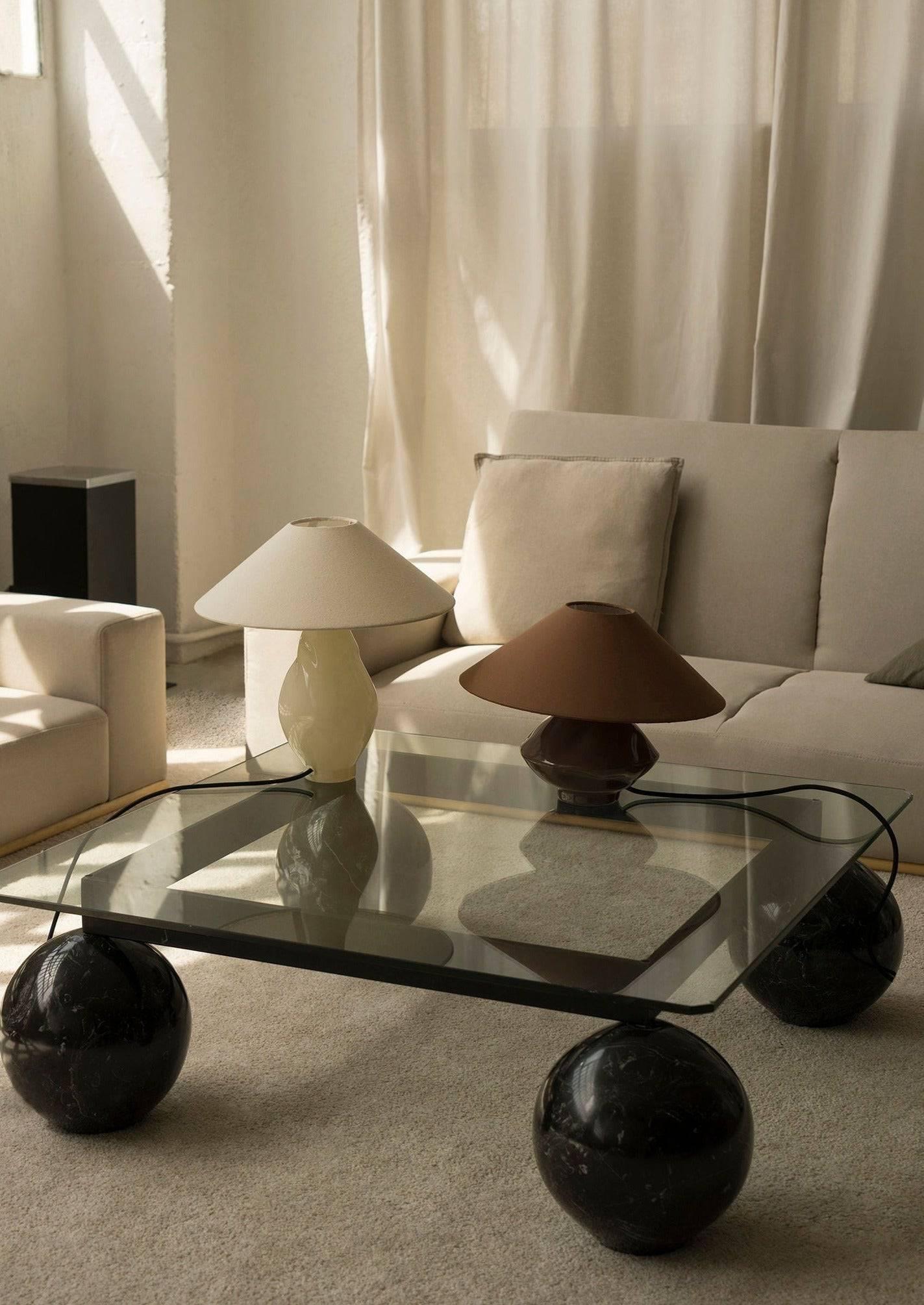 Lampe en verre conique beige