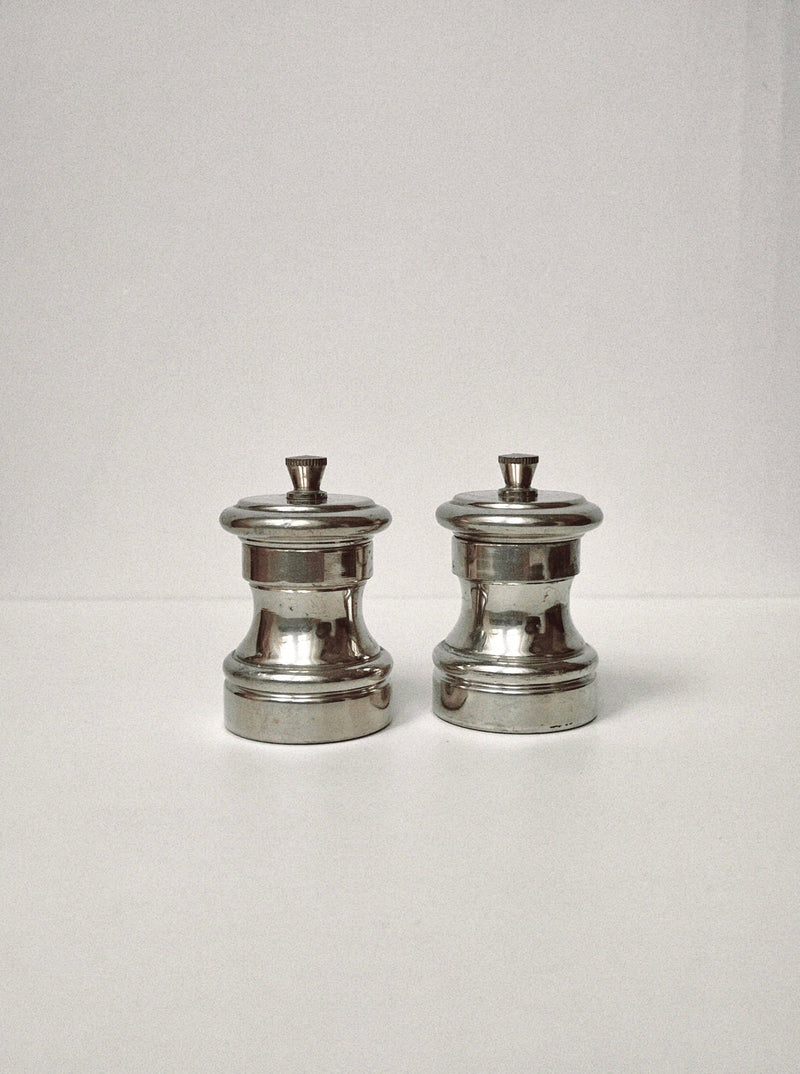 Silver salt and pepper grinders with sleek metal finish