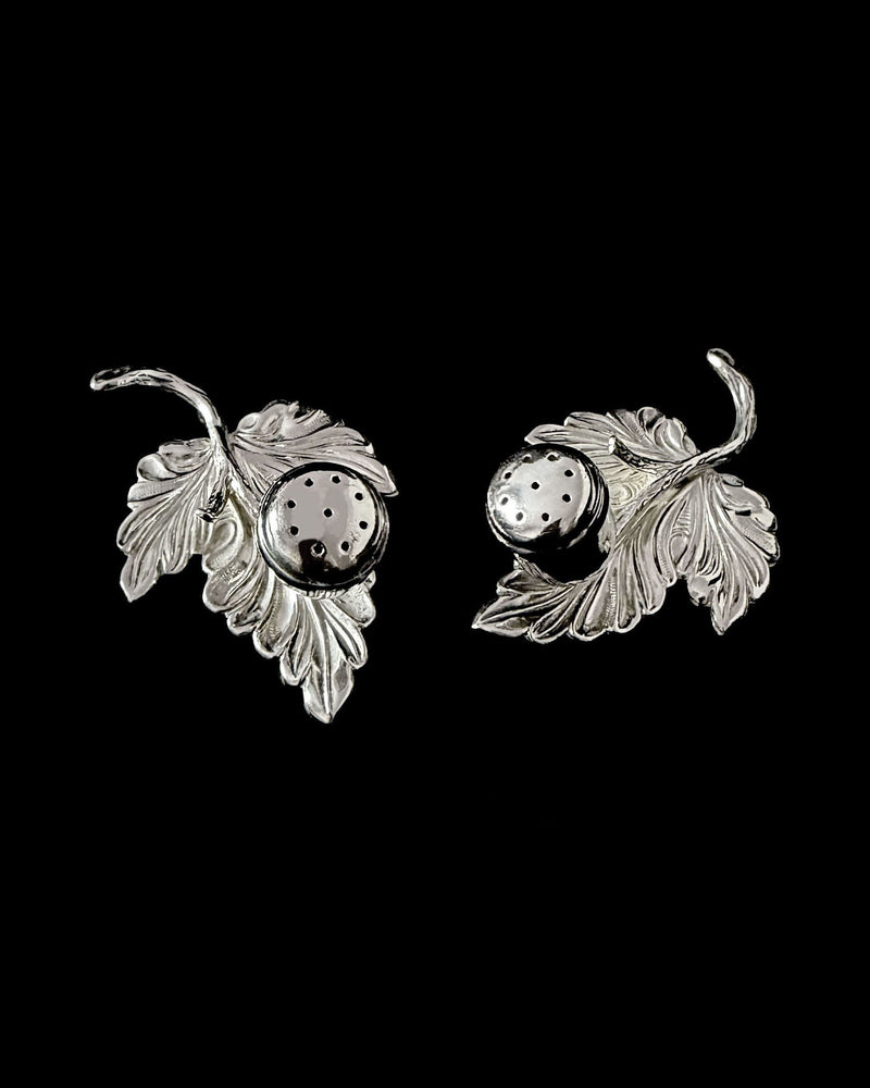 Salt and Pepper Shakers Set in Silver-plated by LA PARADE | The Oblist — silver metal, leaf design