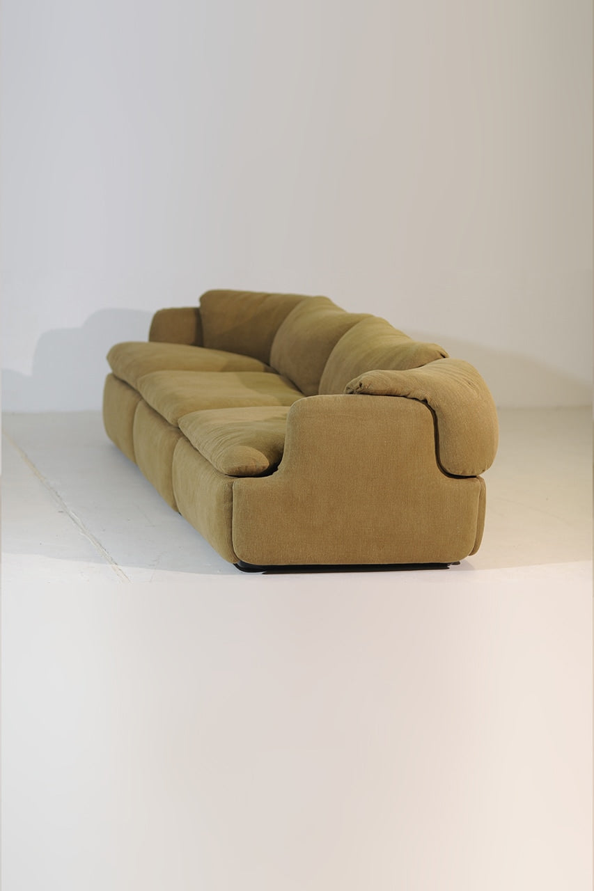Alberto Rosselli for Saporiti Confidential 3-Seater Sofa in Olive Linen, Italy, 1970s — side angle