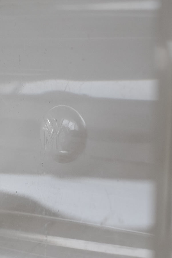 Mid-century Modern Jewelry Box — close-up of glossy white surface