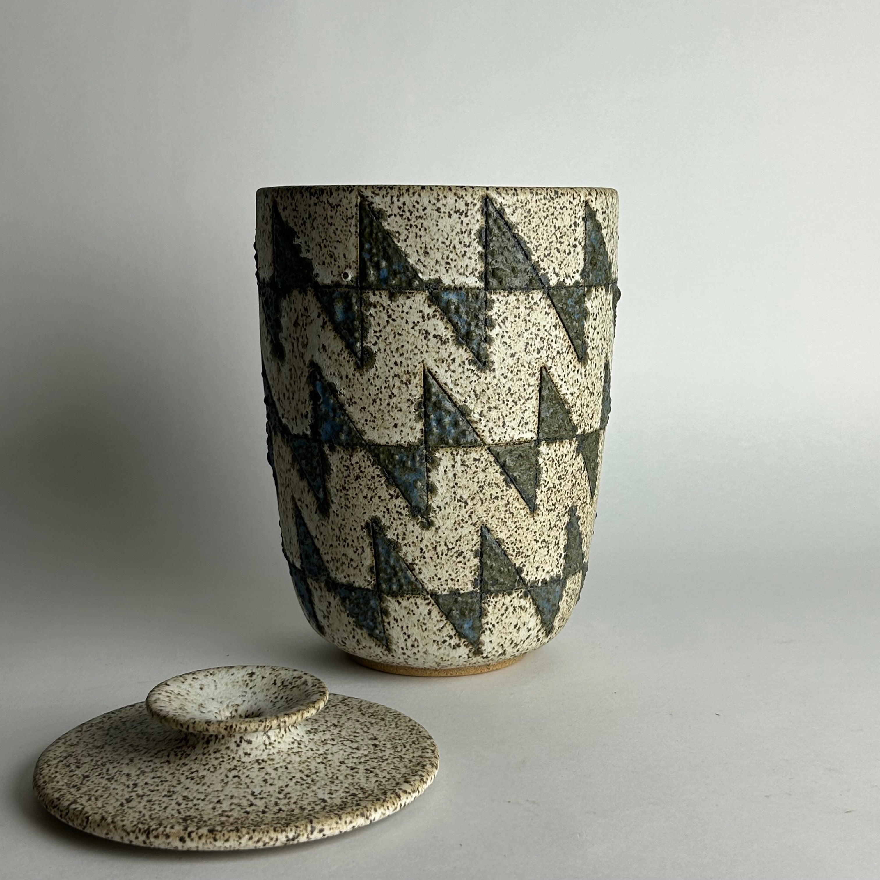Glazed Ceramic Zig Zag Urn Matthew Ward Collection — detail view