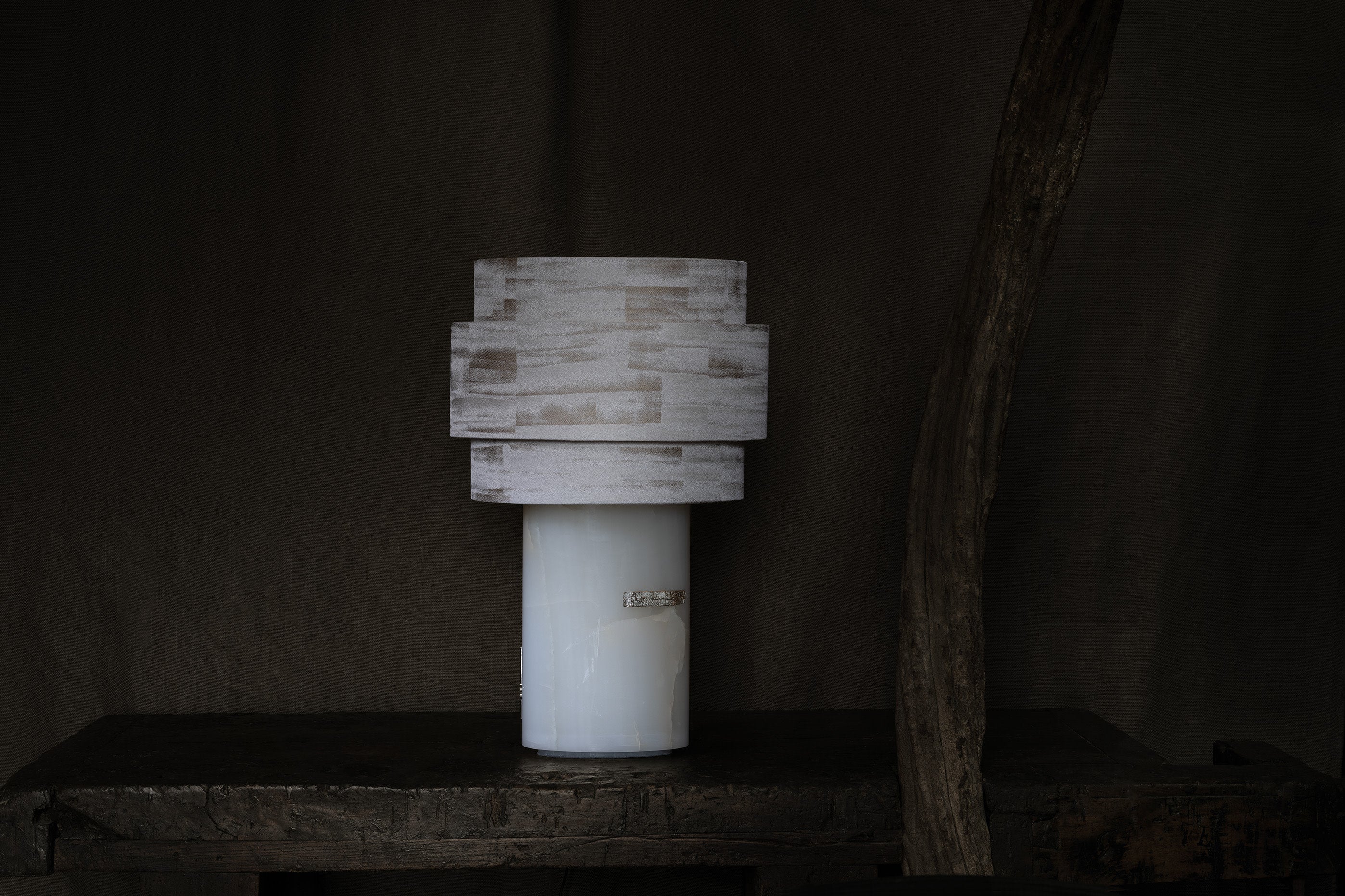 Auge Onyx Table Lamp — detail view