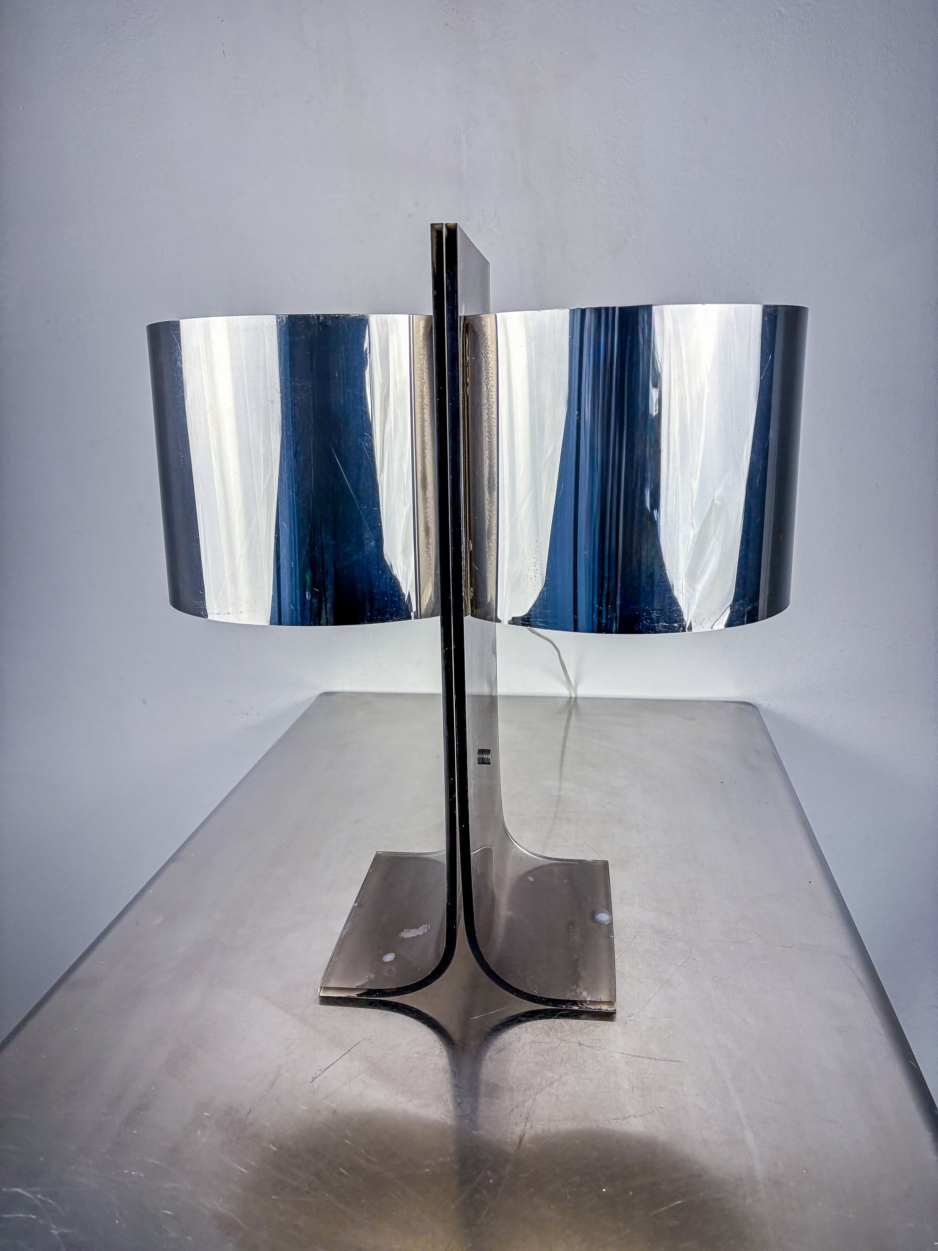 Lucite and Chrome Table Lamp Attributed to Gianfranco Fini & Fabrizio Cocchi, Italy 1970s — close-up