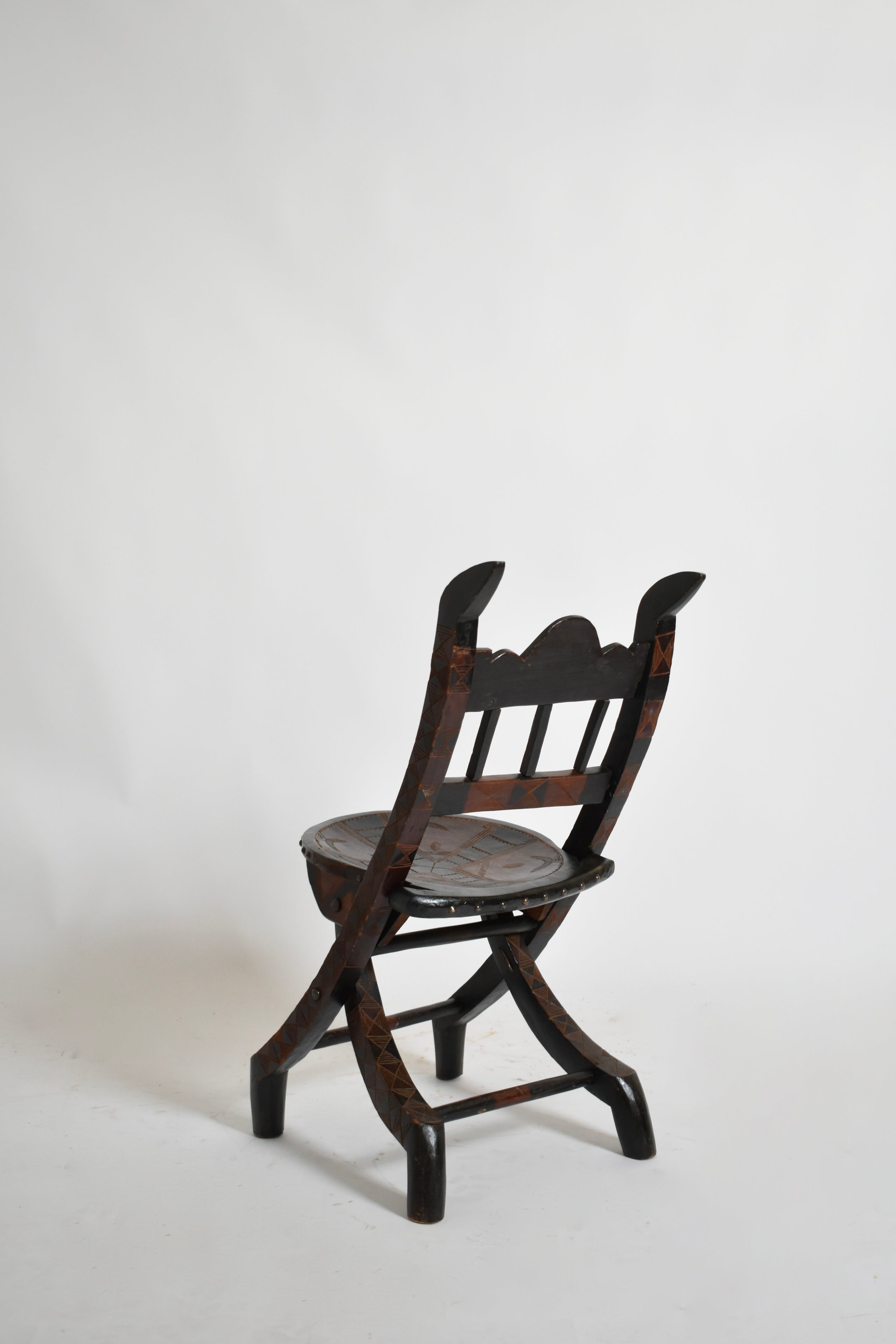Wooden Senoufo Chair, 1960s — side angle