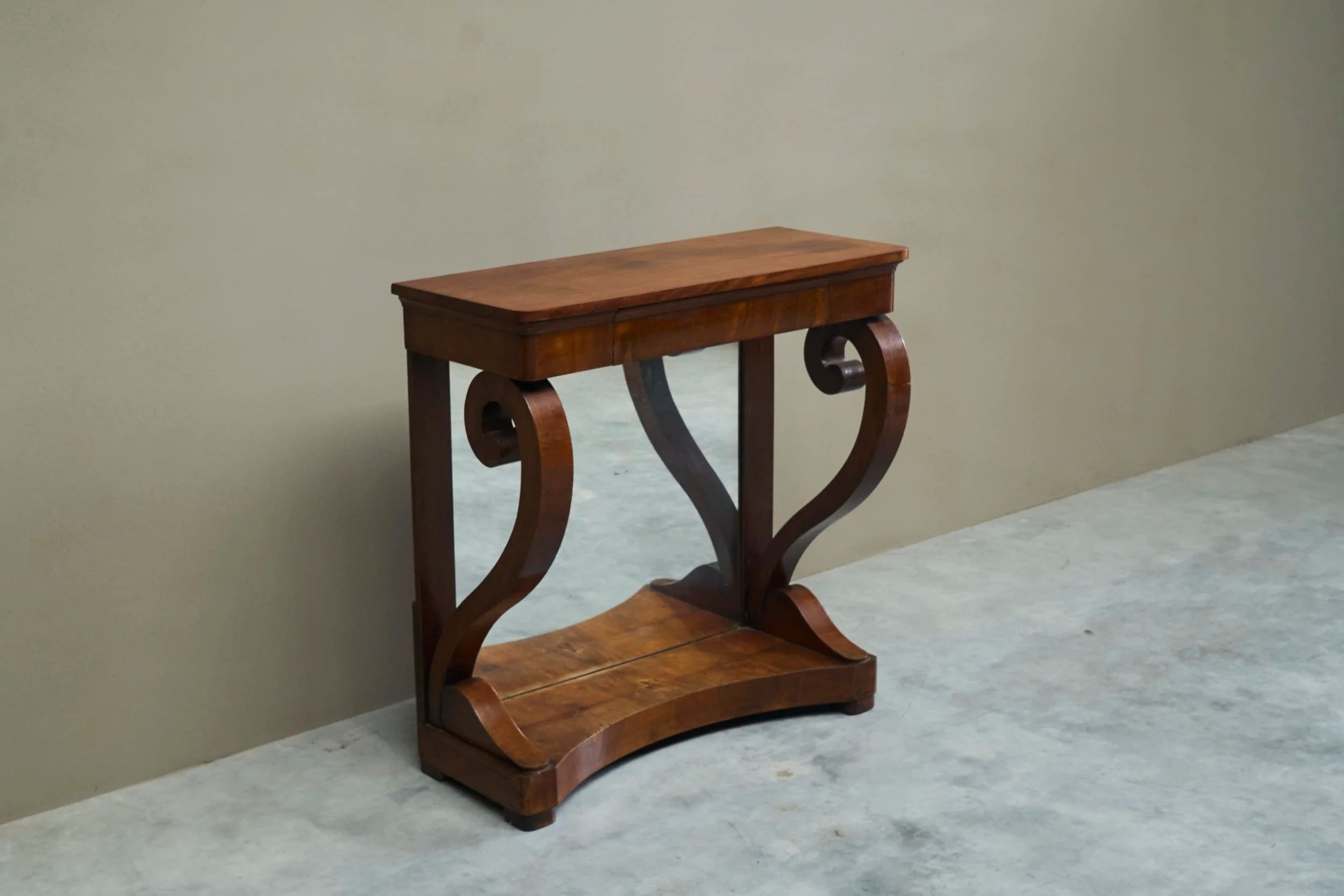 Sculptural Dutch Empire Console Table with Integrated Mirror Early 19th Century — alternate view