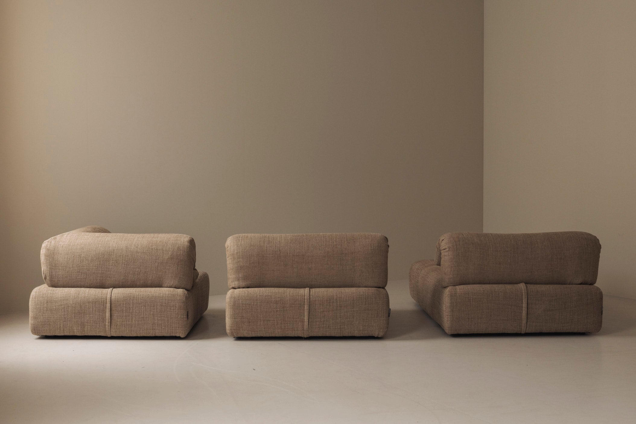 Fully re-upholstered Modular Voyage Immobile sofa by Roche Bobois, France 1990s. — view 9