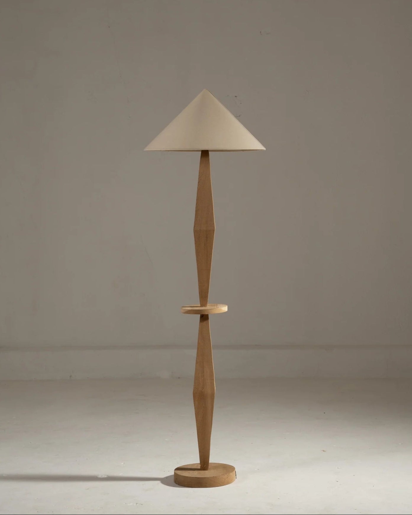'Olouco Gigante' Floor Lamp