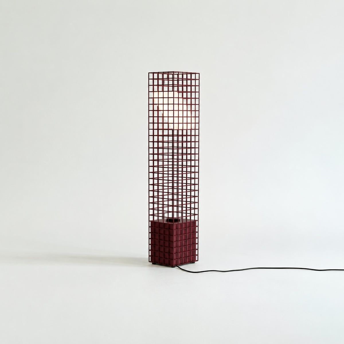 Ami Table Lamp in Steel Mesh and Glass — view 10