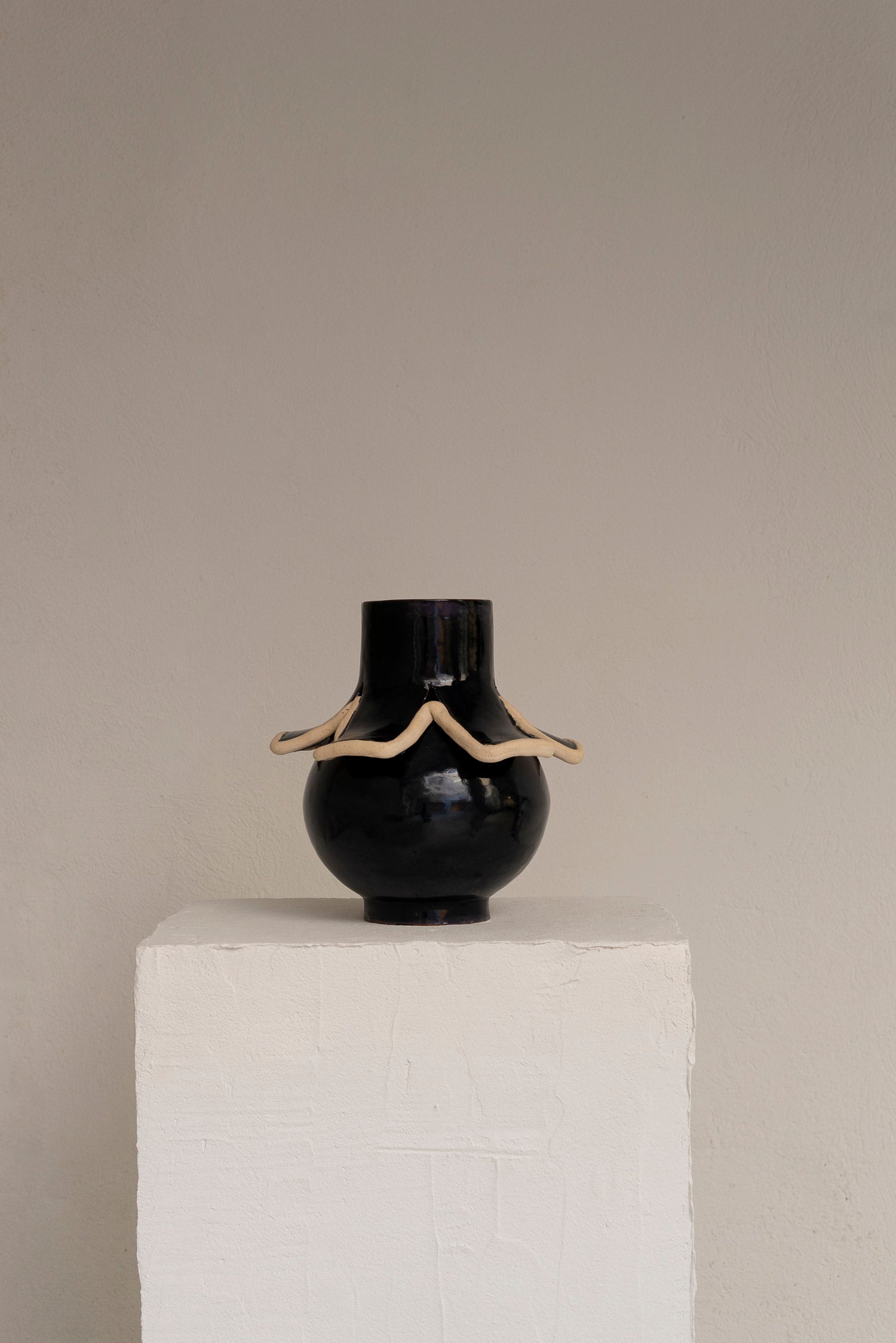Vase 1/8 Navy Blue Ceramic Collection