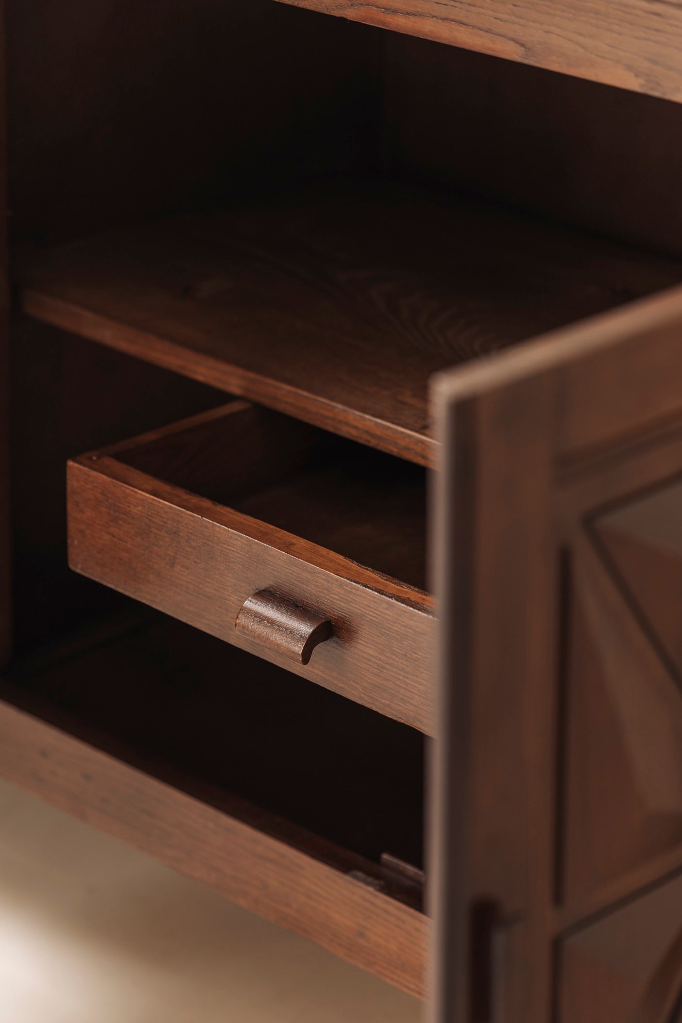 Beautiful Brutalist graphical French sideboard in oak, 1960s — alternate view