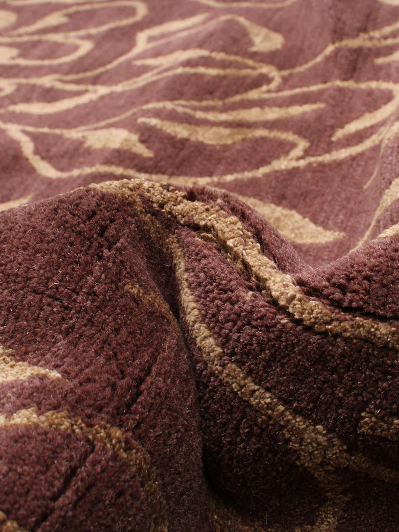 Tibetan Rug in Leaf 249 x 305 cm — close-up of textured wool fibers