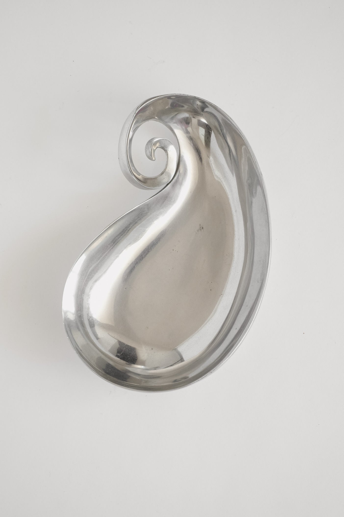 Elegant Aluminium Spiral Dish — additional view