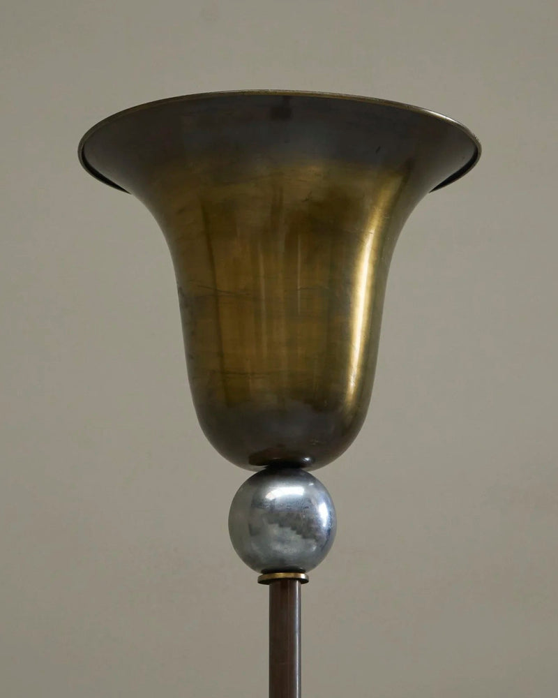 Very Elegant Art Deco Floor Lamp in Patinated Brass and Nickel Plated Brass 1930s — detail view
