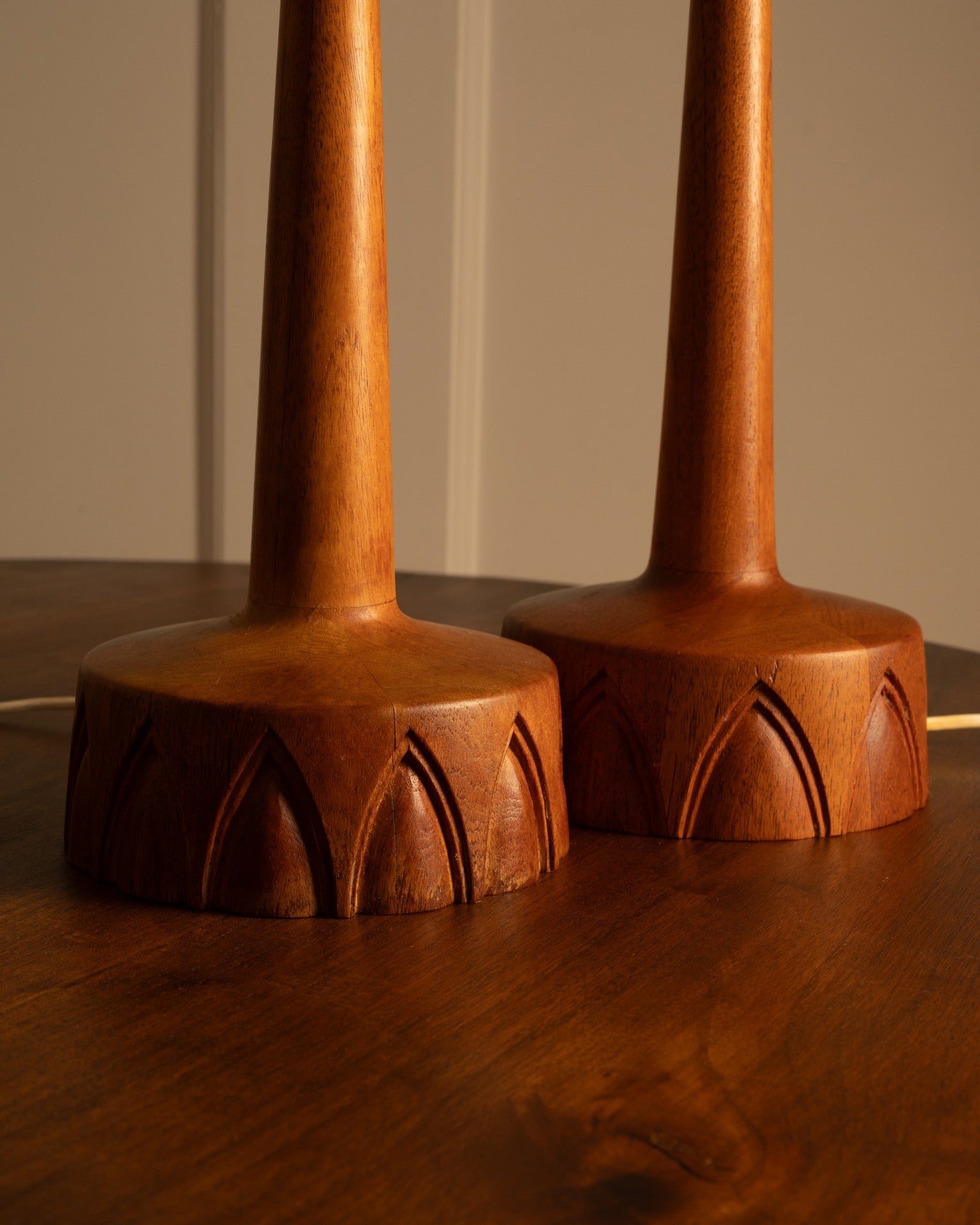 Carved wood detail view of 1960s Swedish table lamps pair