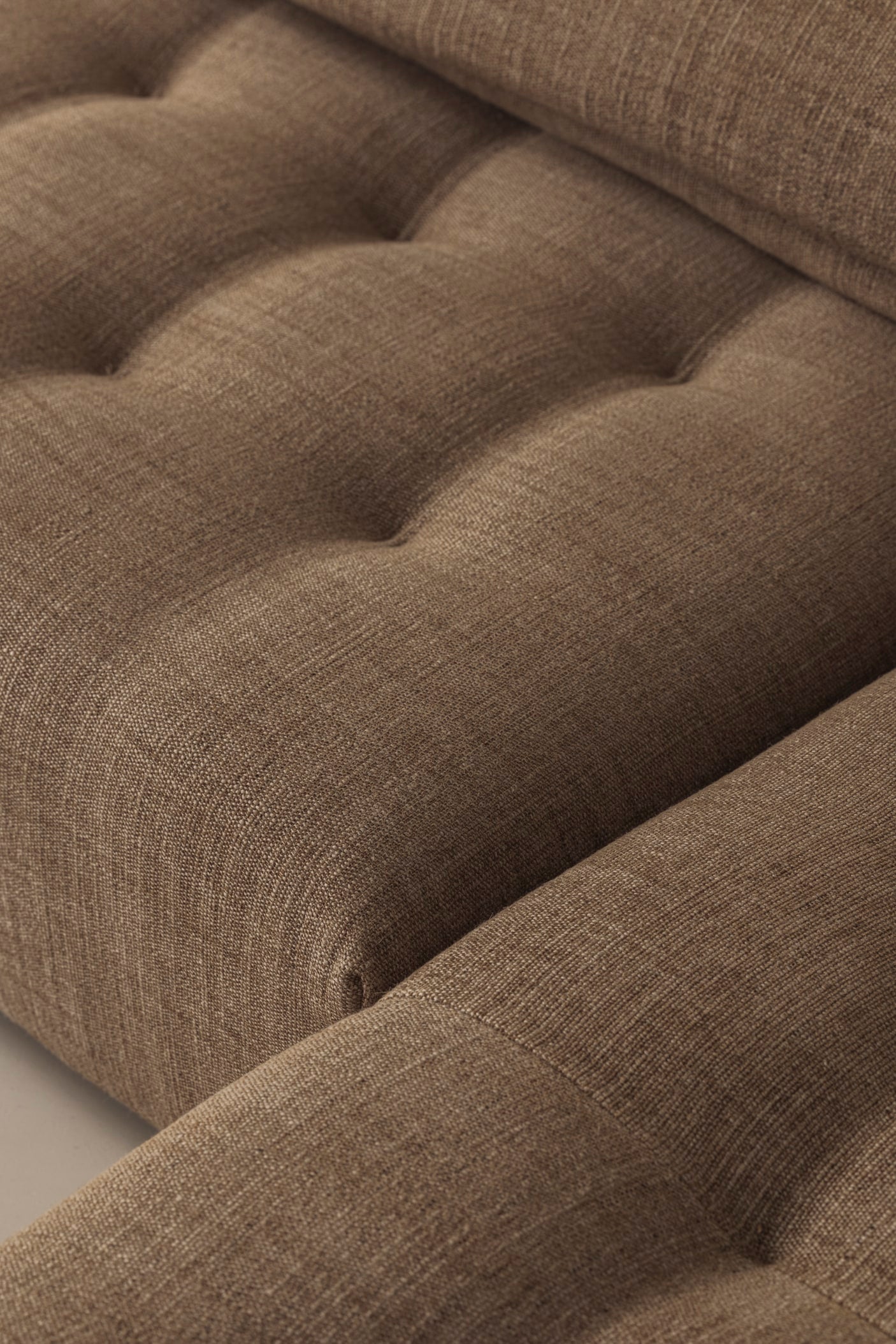 Fully re-upholstered Modular Voyage Immobile sofa by Roche Bobois, France 1990s. — close-up