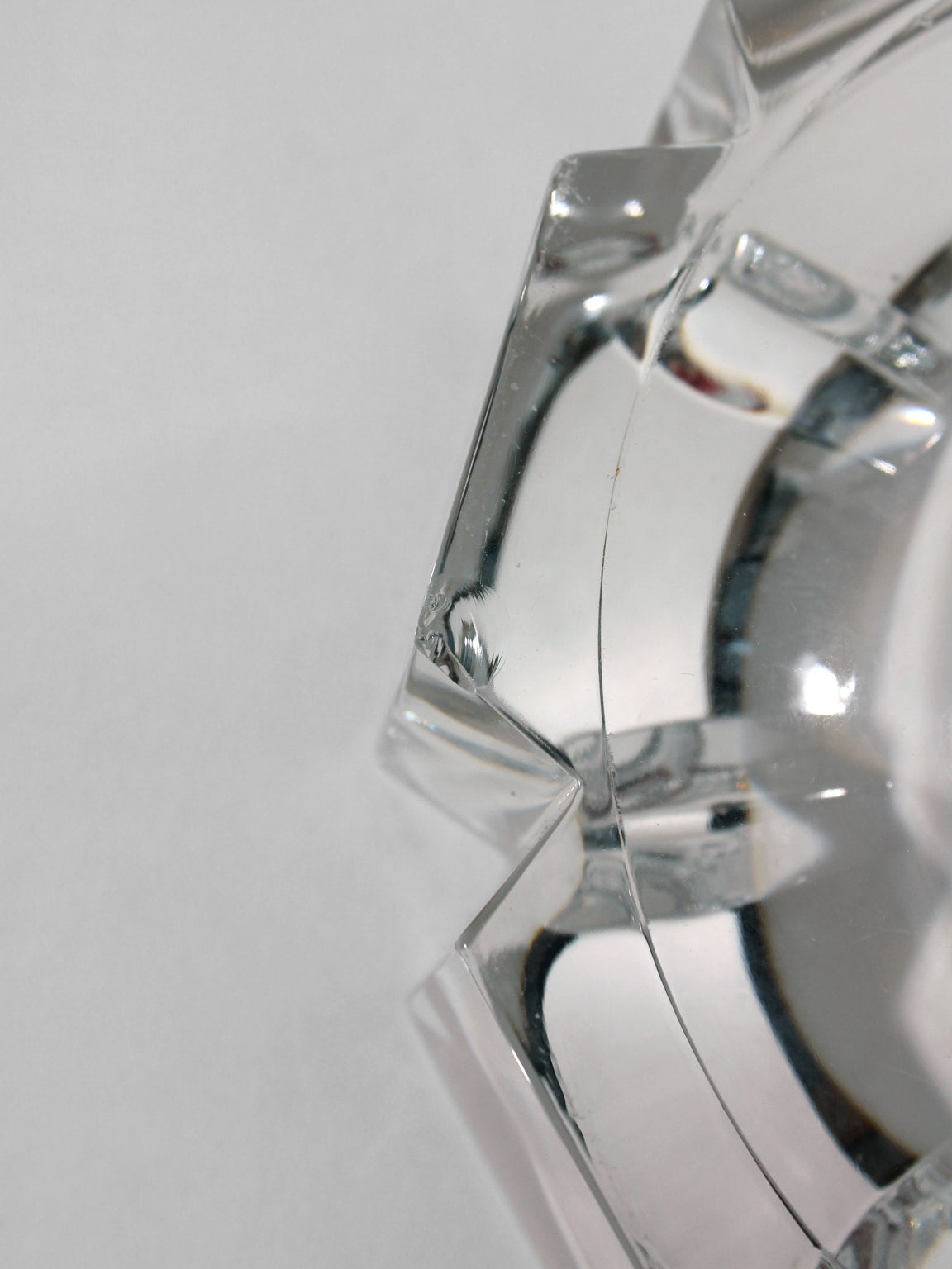 Lars Hellsten Full Lead Crystal "Corona" Bowl for Orrefors, 1970s — close-up of crystal edge detail