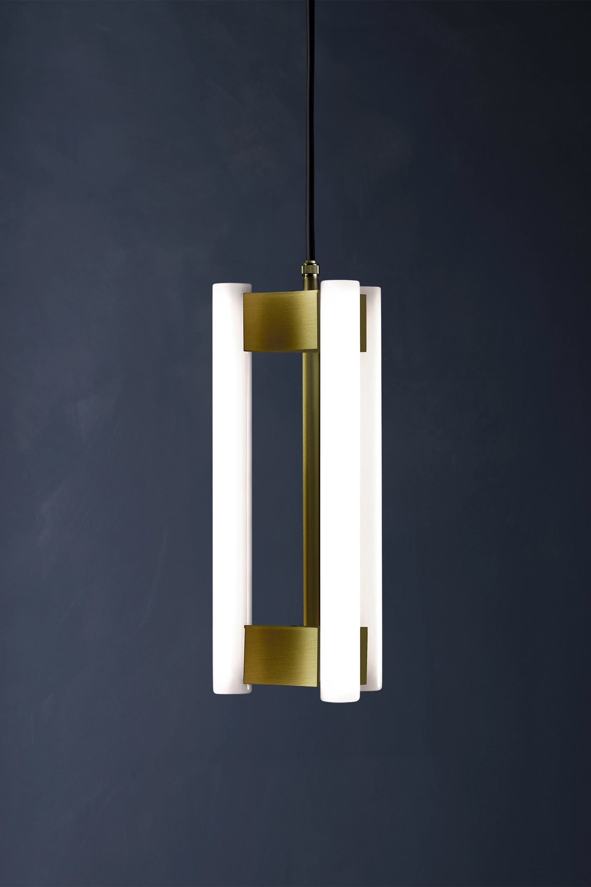 LIA SUSPENSION 30 — lifestyle setting