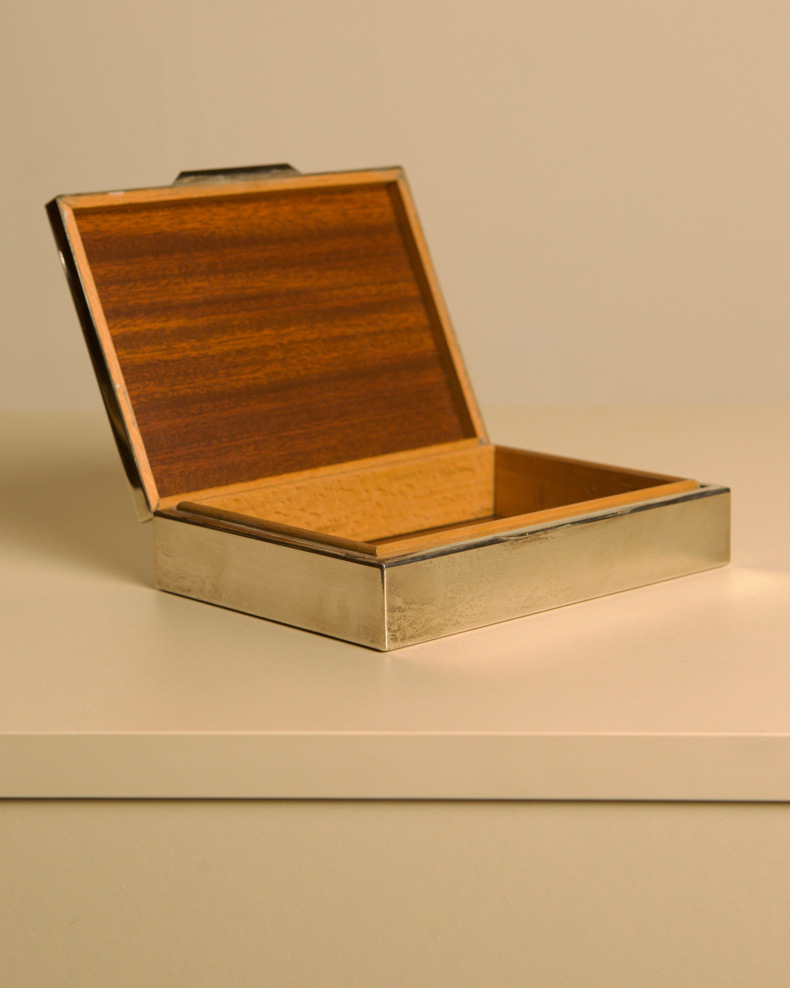 Italian Silver-plated Metal Box with a Wooden Interior, 80s — close-up of open box showing wooden interior