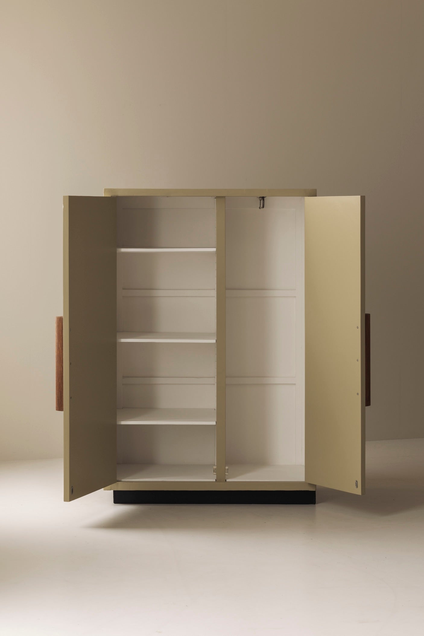 Rare wardrobe by Le Corbusier for Unité d’Habitation in Marseille, France 1940s — close-up