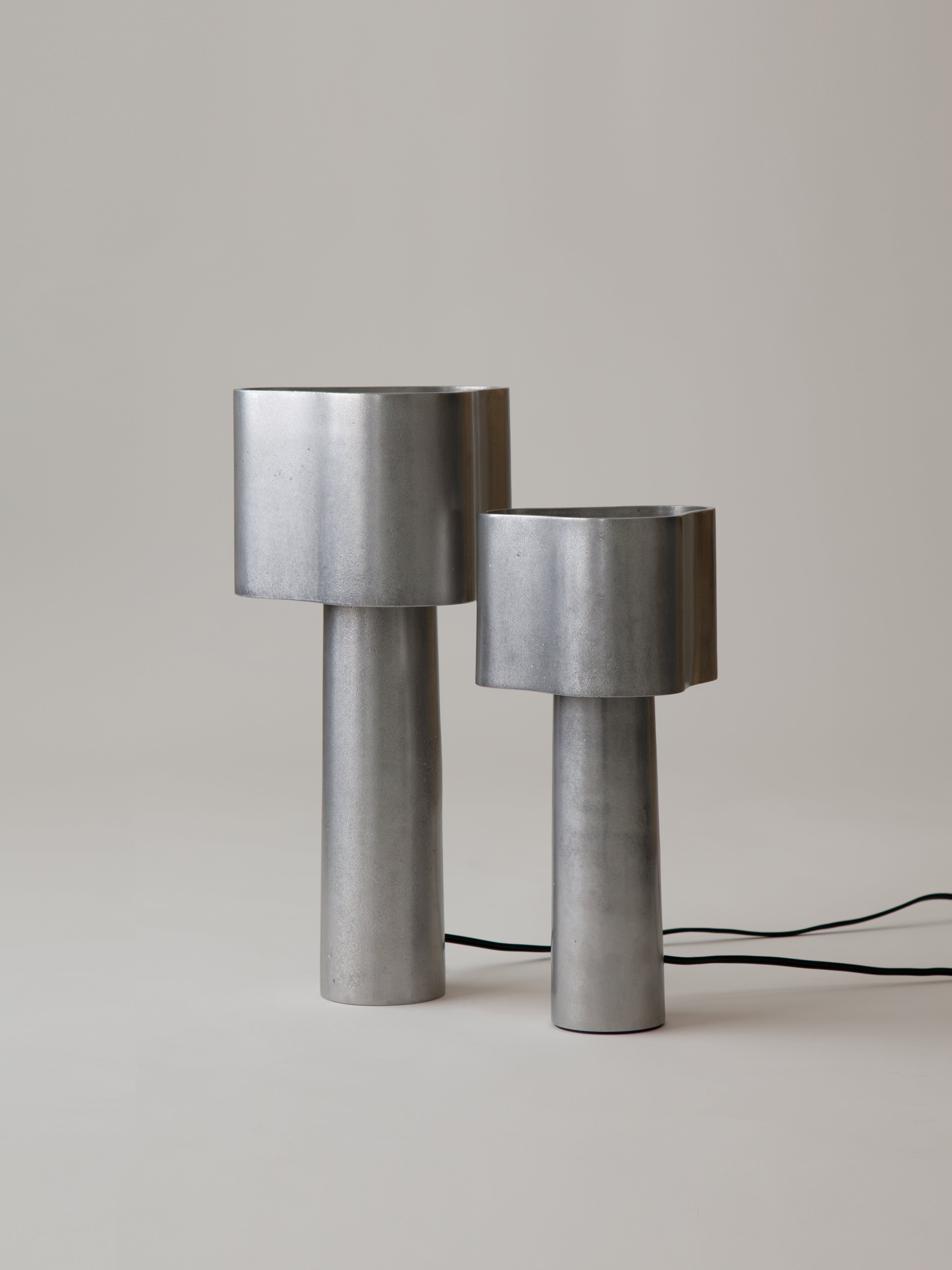 Coy Table Lamp - Aluminium — detail view