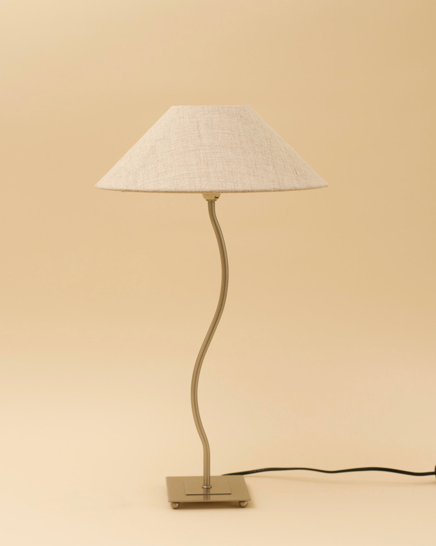 PIET Table Lamp by SÒLER | The Oblist — metal base, beige shade