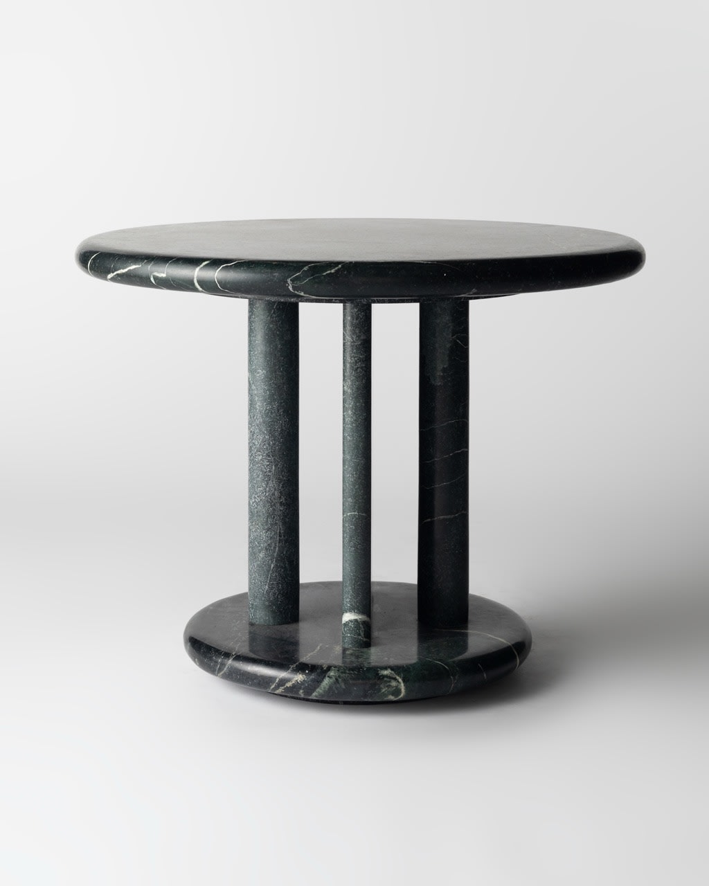 Saule Lounge Table — side angle