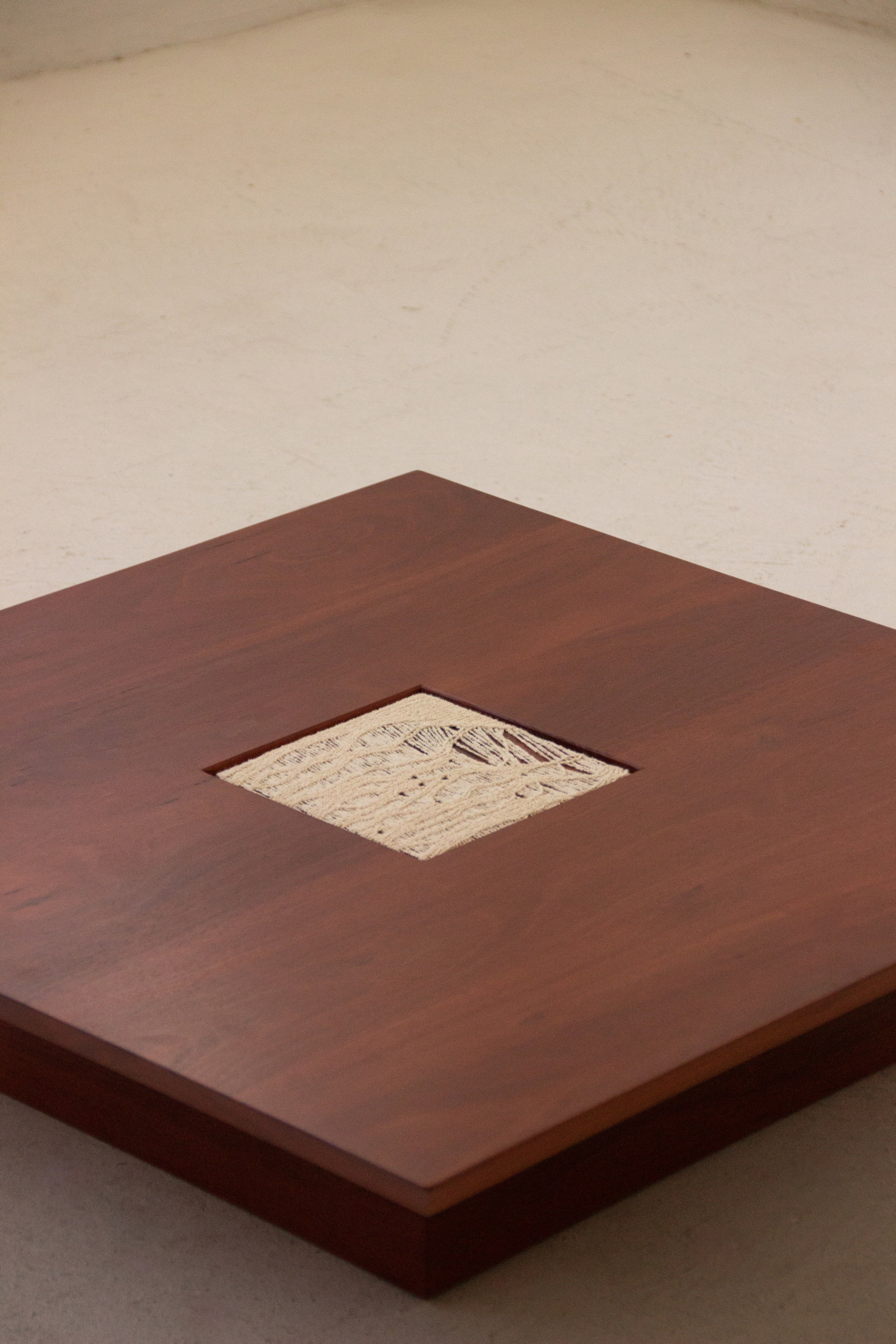 Table basse cubique