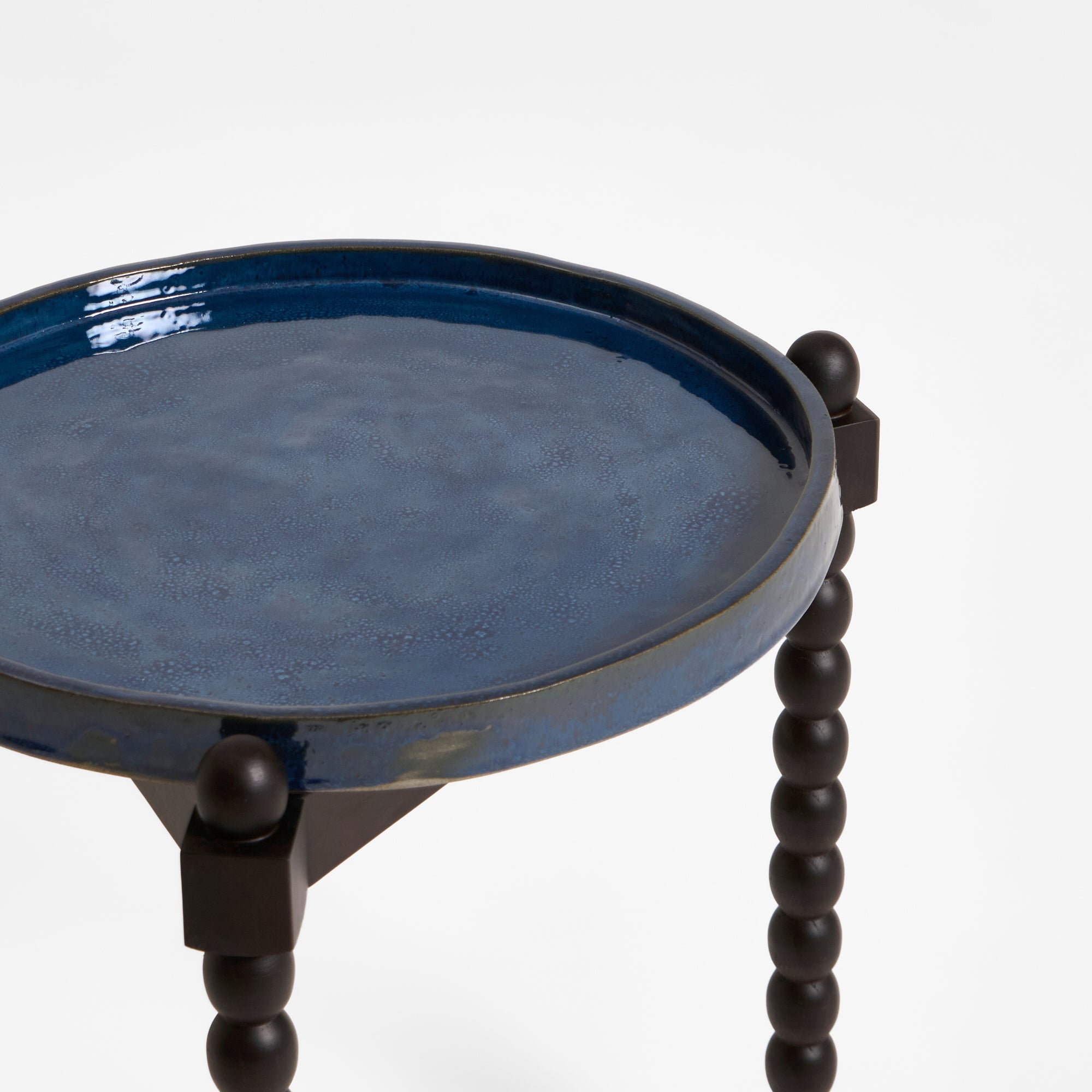 Bolha Tray Table — side angle