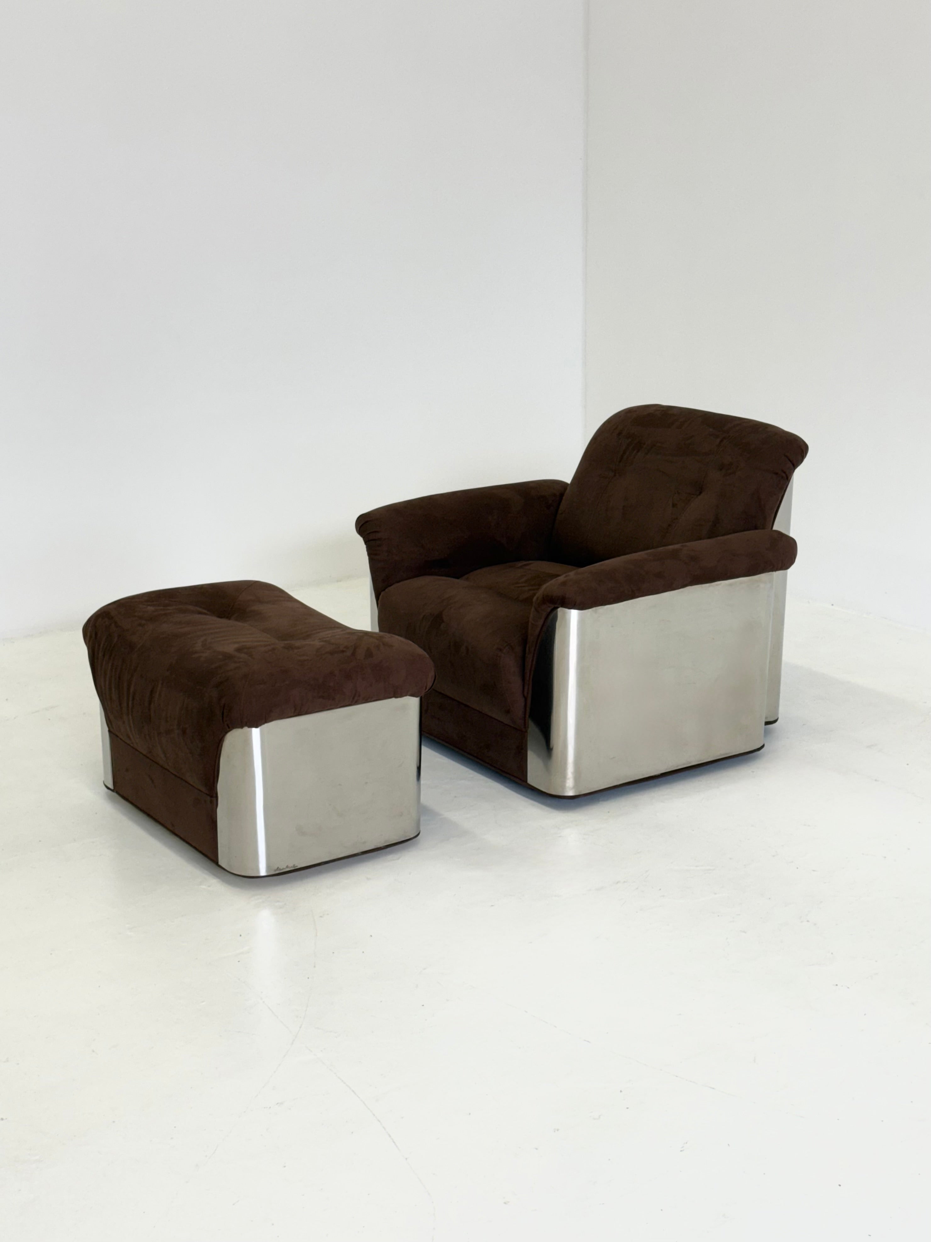 Gian Pietro Arosio Space Age armchairs — side angle
