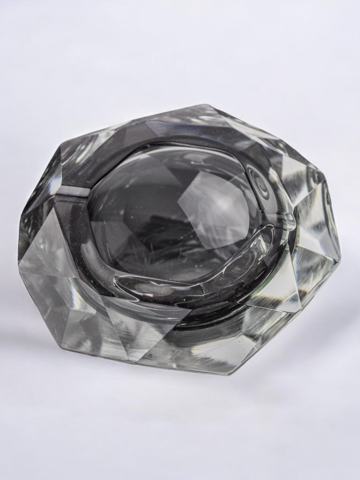 Gray Sommerso Ashtray by Seguso, Murano, Italy, 1970s — top view highlighting gray glass facets