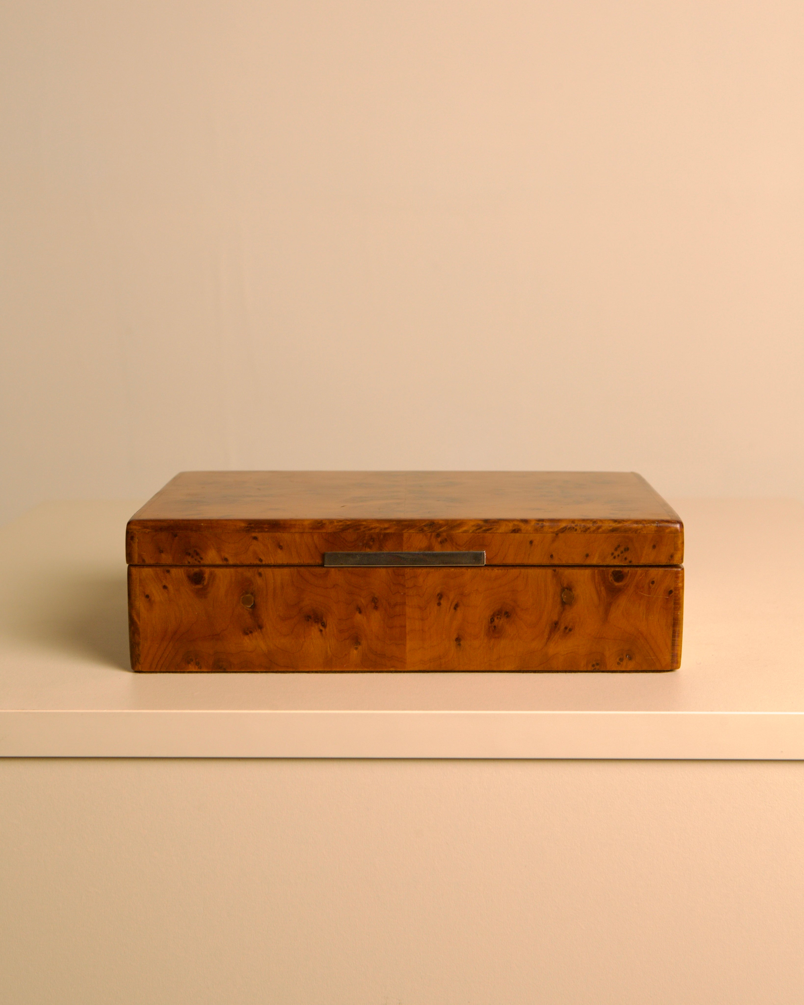 Burl elm box, Italy, 1980s — detail view