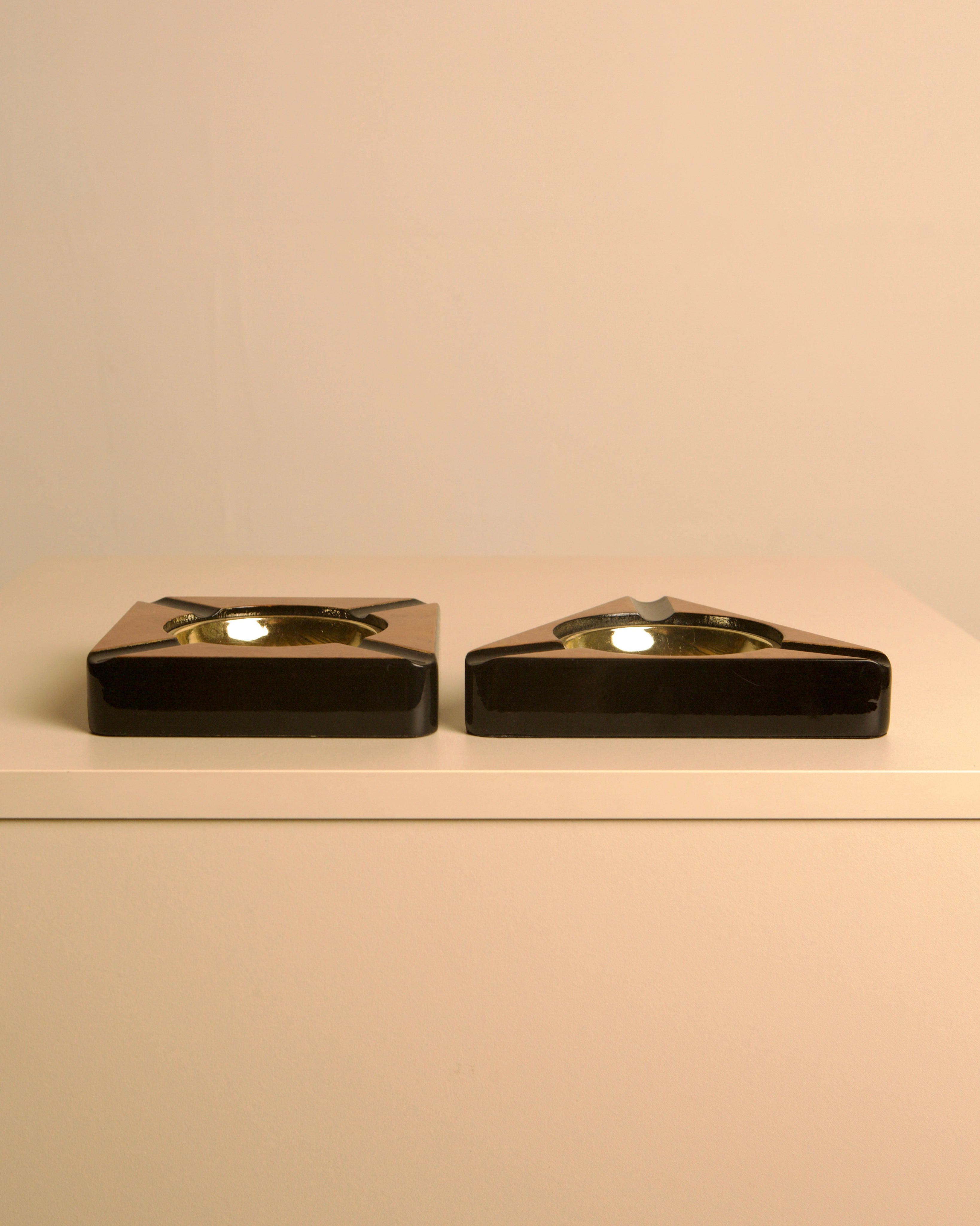 Pair of Italian Burl Wood, Black Lacquer & Brass Ashtrays, 1960s — Square & Triangle — detail view