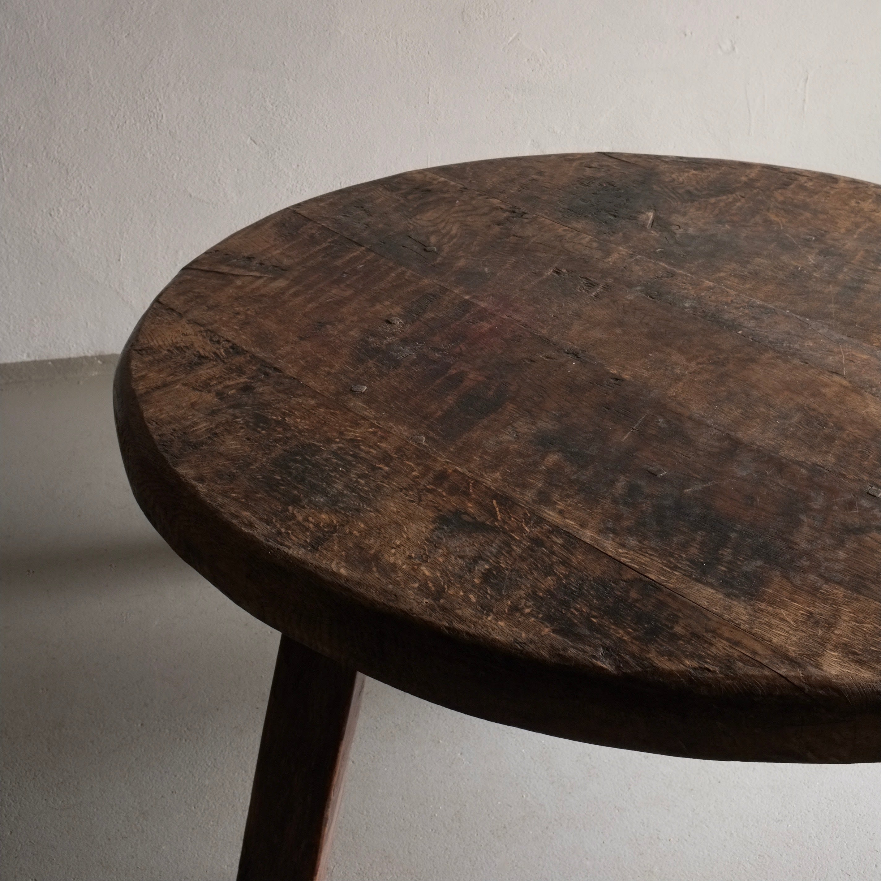 Brutalist Oak Round Coffee Table | Belgium | 1950s — top view of weathered oak surface