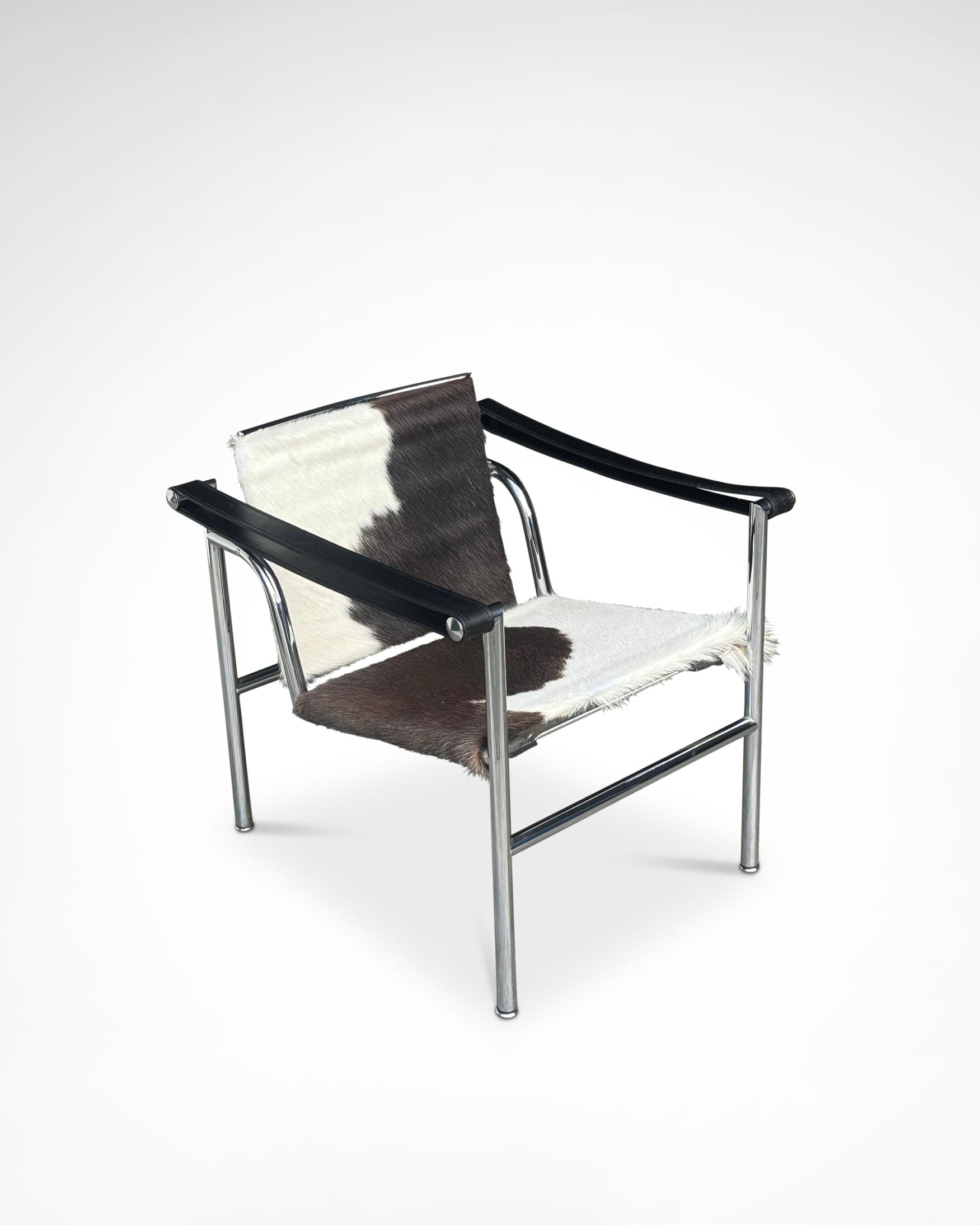 LC1 Ponyskin Armchair by Le Corbusier, Charlotte Perriand & Pierre Jeanneret for Cassina, 1980s — side angle